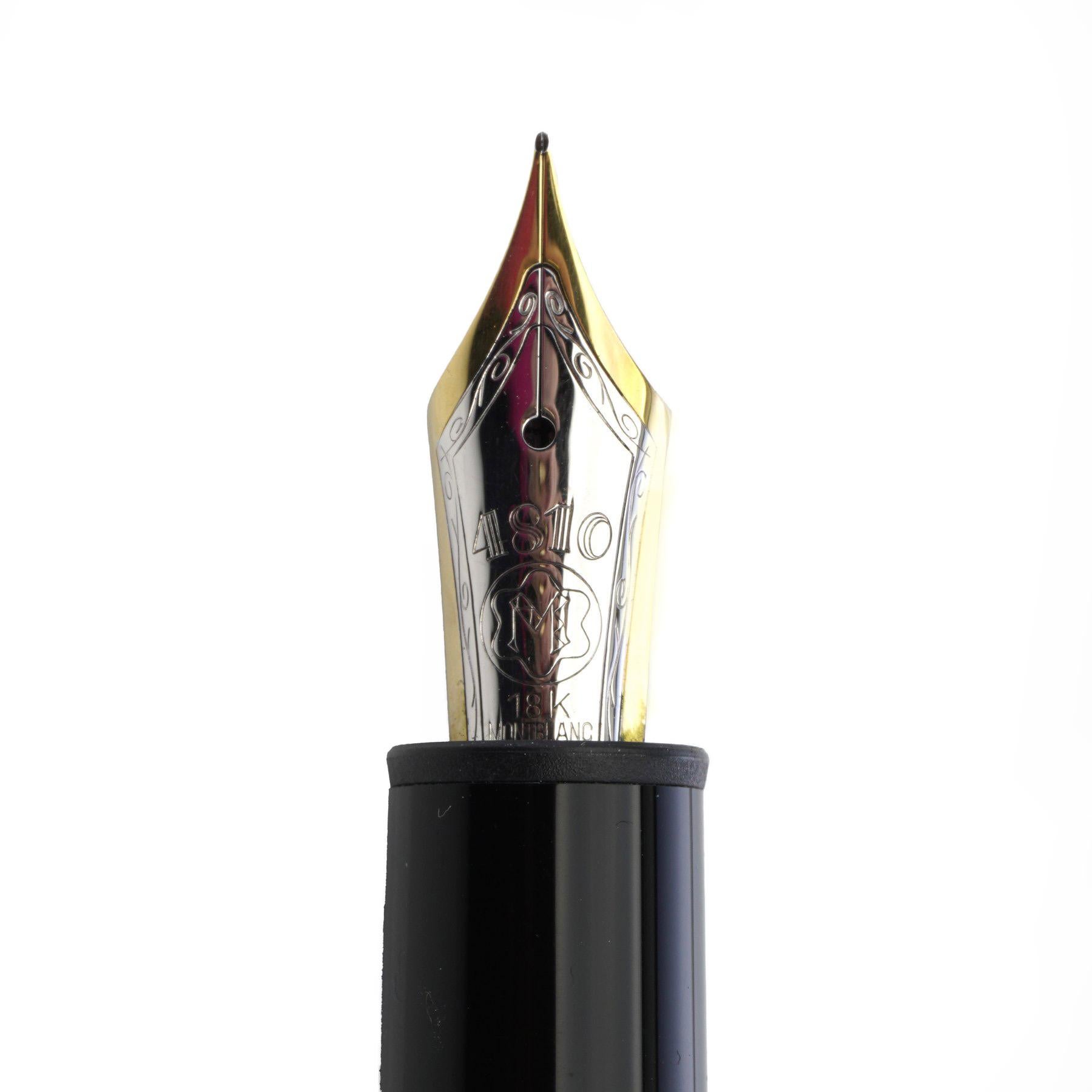 Montblanc Meisterstück 149 Solitaire fountain pen crafted in solid 18kt gold 3