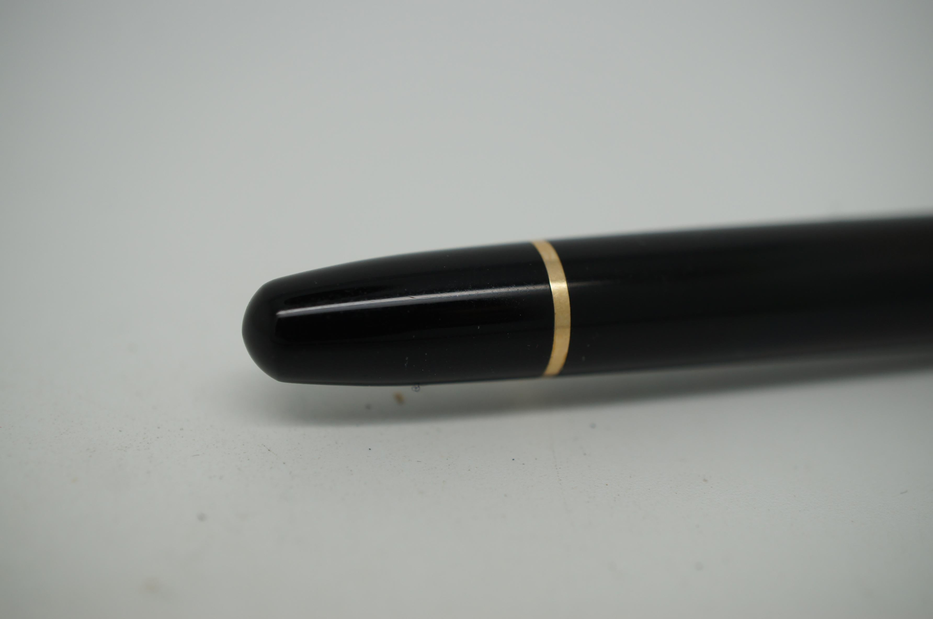 20th Century Montblanc Meisterstuck 14k Gold Black 4810 Fountain Pen Germany