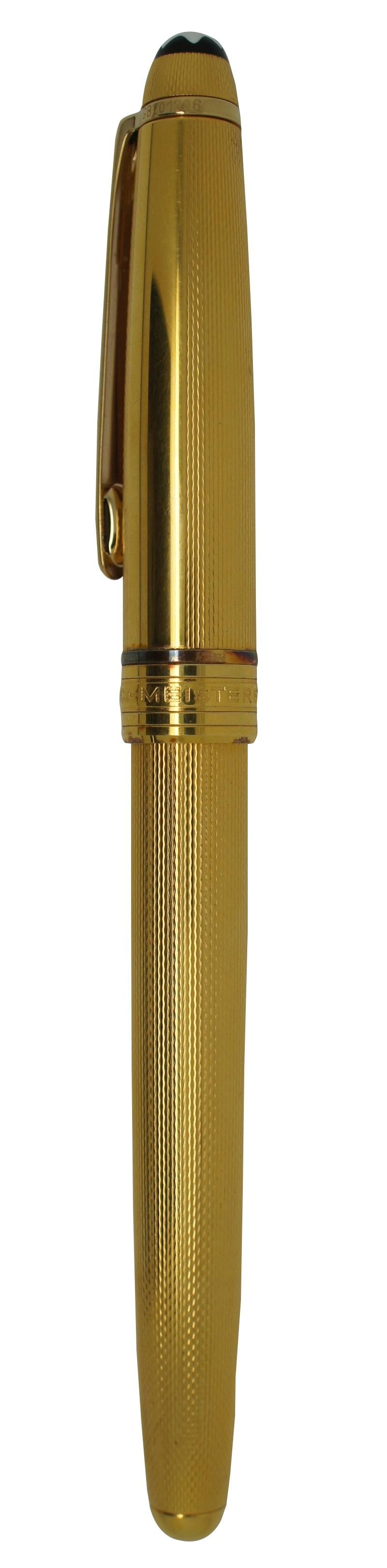 Vintage Montblanc Meisterstuck Solitaire Barley cartridge filled fountain pen with 4810 14K Gold 585. Serial number GB201206. Made in Germany. Two partial packages of Black & Royal Blue ink cartridges included.
 