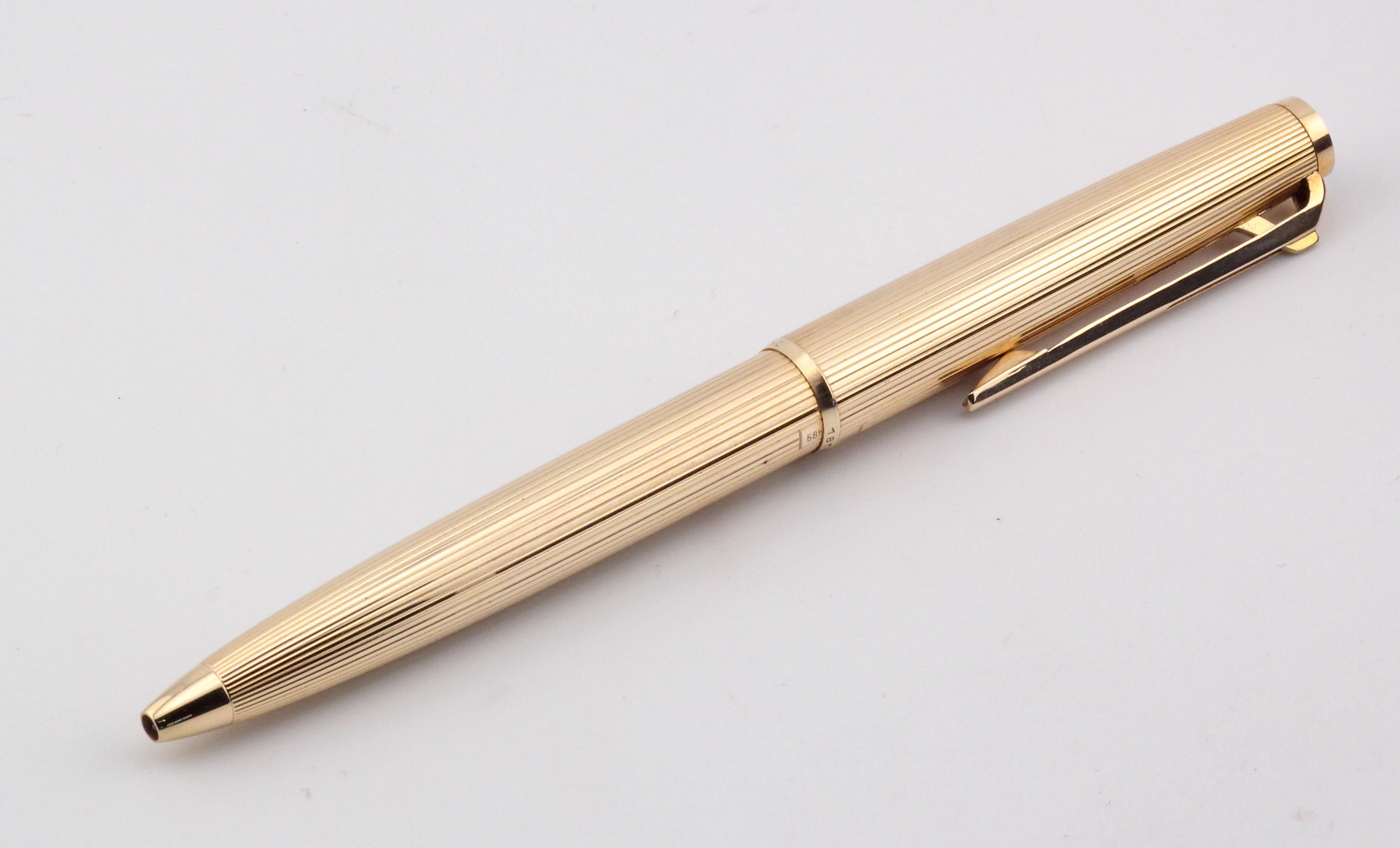 Montblanc Meisterstuck 1876 Stylo à bille en or jaune 14K avec boîte Unisexe en vente