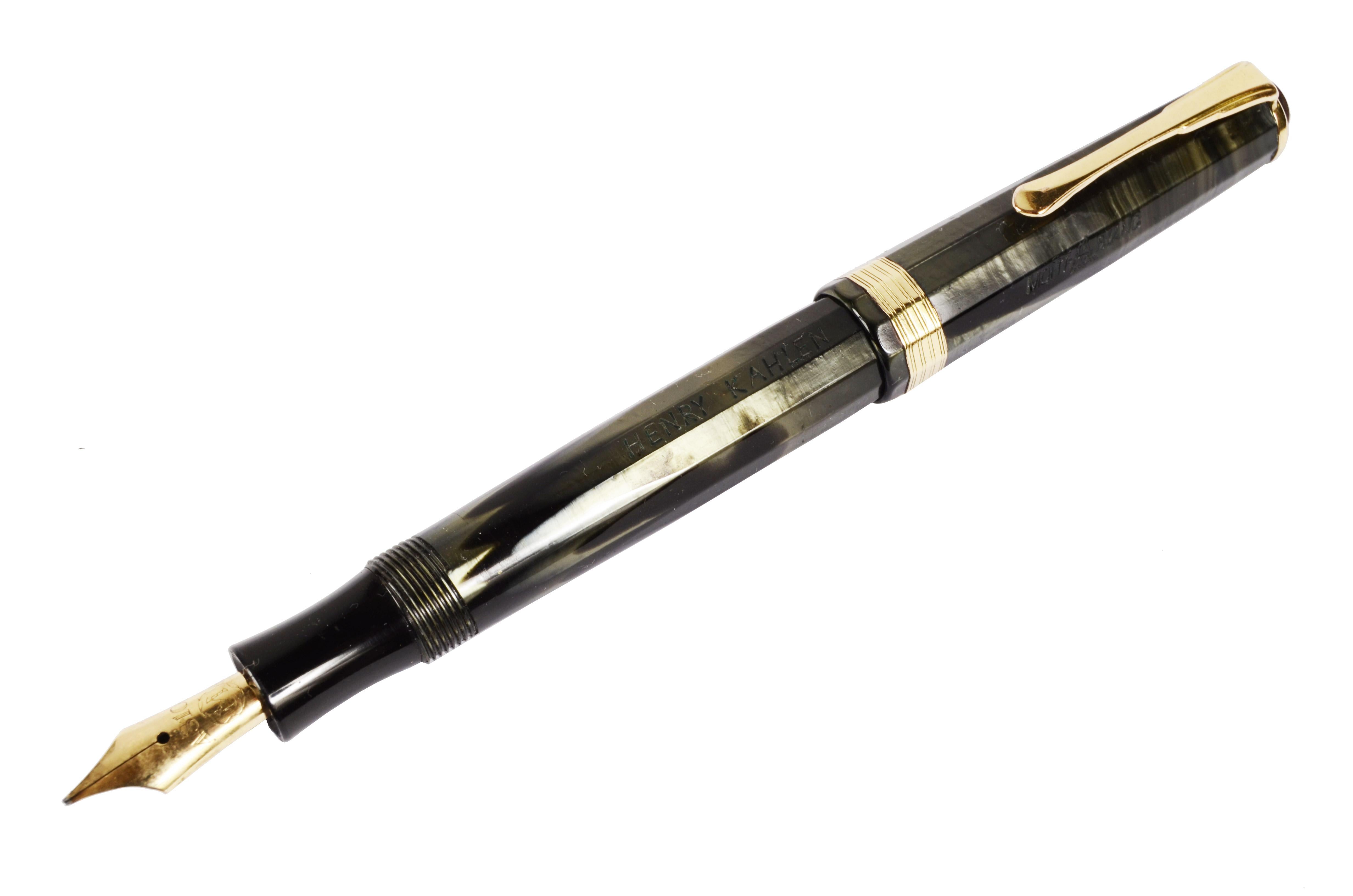 Montblanc Meisterstuck 25 F in platinum-colored faceted celluloid produced in Denmark between 1946 and 1949, original Montblanc n. 4 14 karat gold, gold-plated clip and cap band. 
Bottom button filling.
The body of the stylus is engraved with the