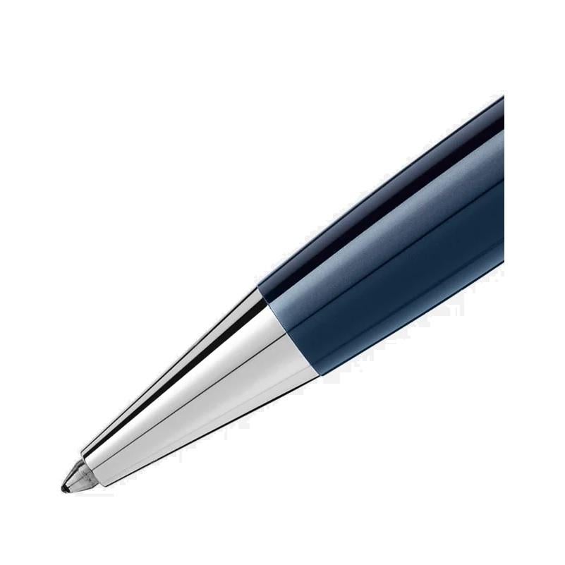 Eigenschaften
Clip Clip mit schwarzem Lack Pik-Ass-Symbol
Barrel Blue Edelharz, inspiriert durch das Mittelmeer
Cap Blue Edelharz inspiriert durch das Mittelmeer
Farbe Blau
126347
