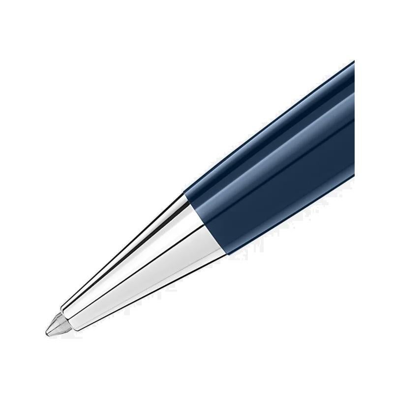 Eigenschaften
Clip Clip mit schwarzem Lack Pik-Ass-Symbol
Barrel Blue Edelharz, inspiriert durch das Mittelmeer
Cap Blue Edelharz inspiriert durch das Mittelmeer
Farbe Blau
126342
