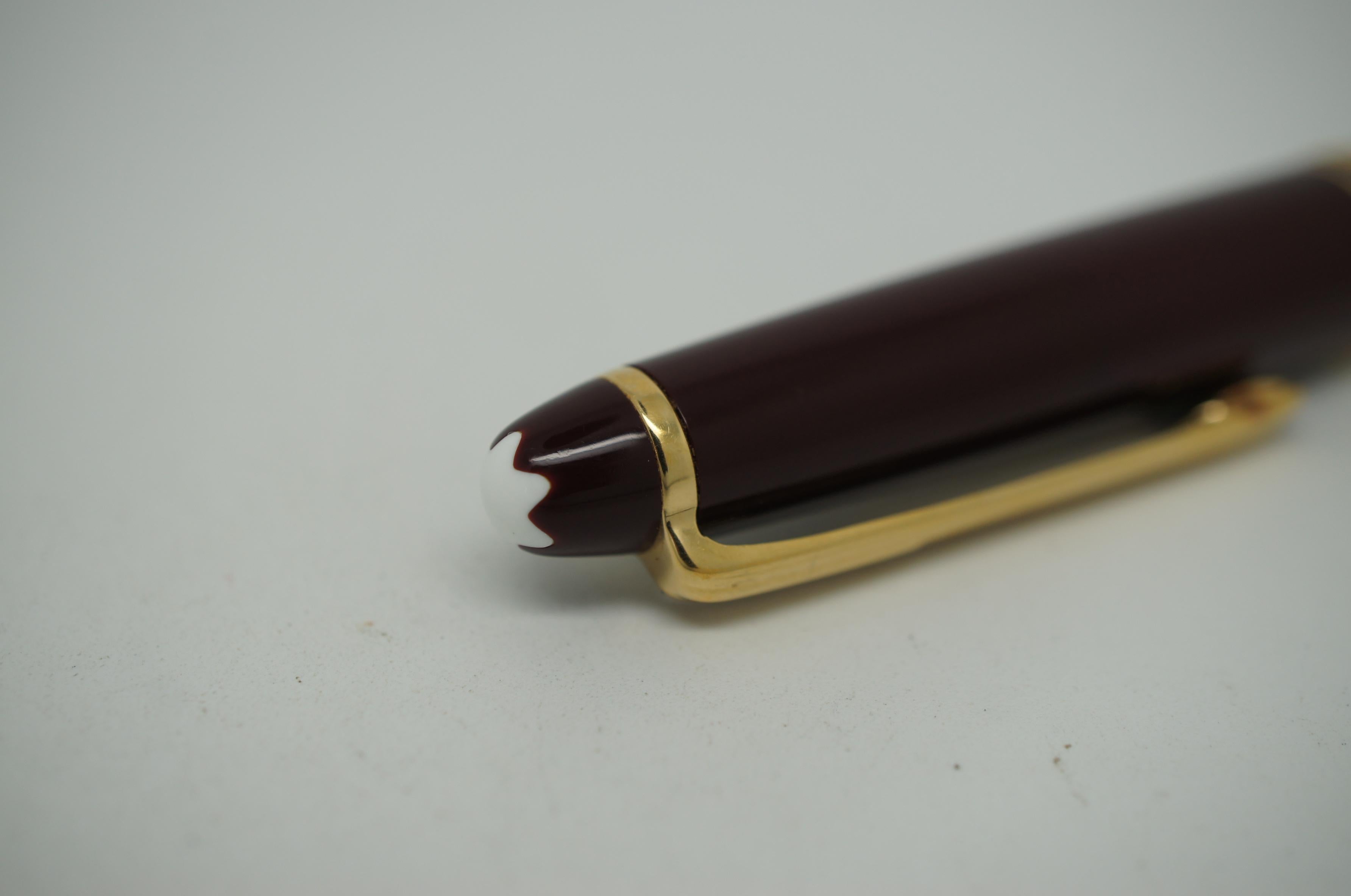 montblanc maroon pen
