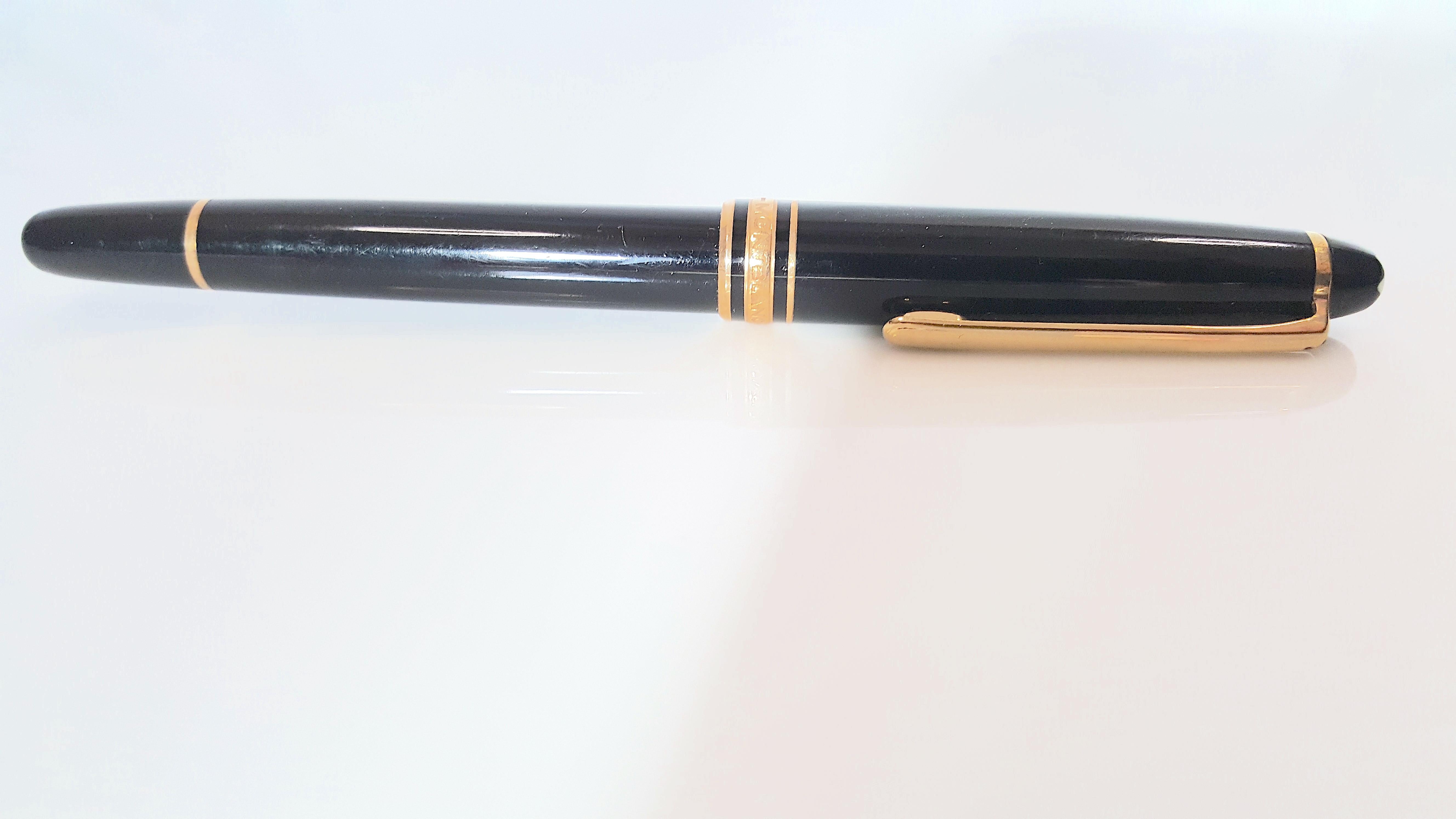 Women's or Men's MontblancMeisterstuckClassique Germany Gilt BlackResin Rollerball Pen with Ink   For Sale