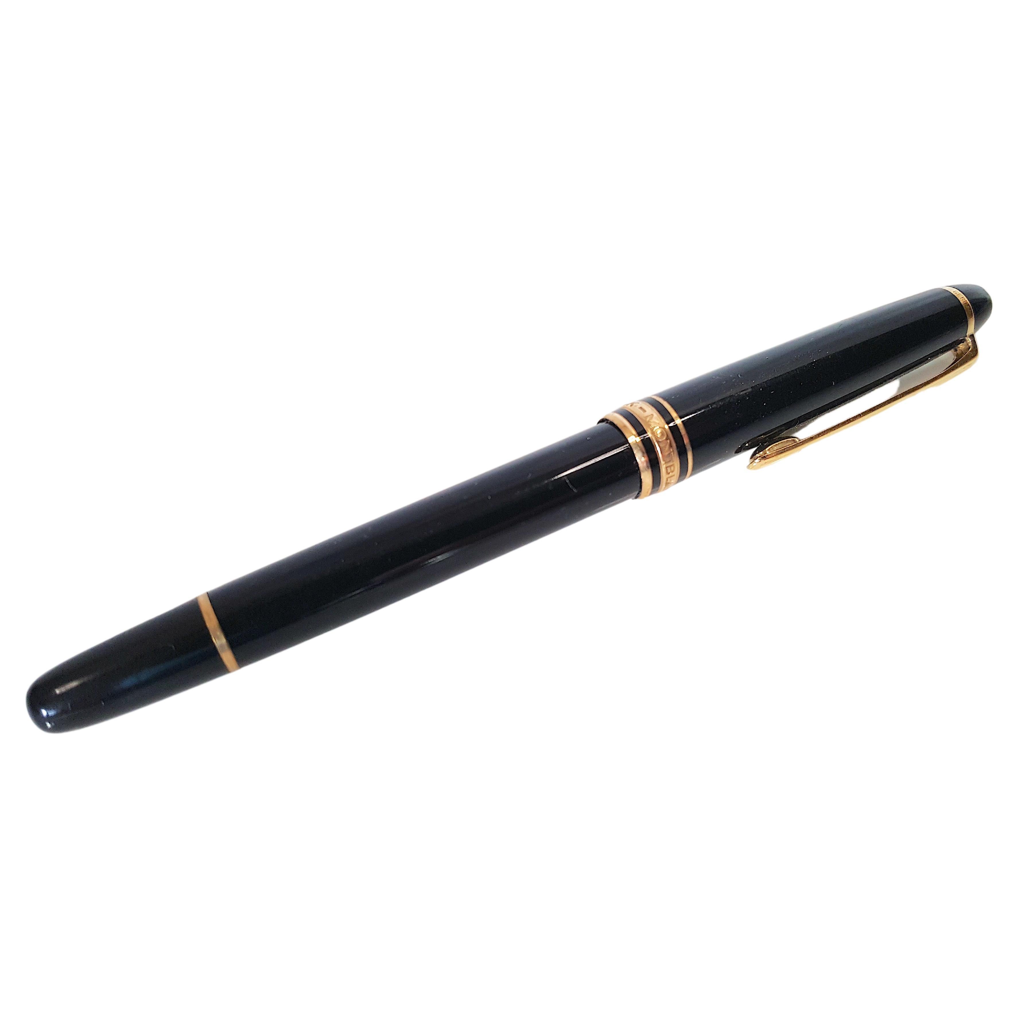 MontblancMeisterstuckClassique Allemagne stylo à bille en résine noire dorée avec encre   en vente