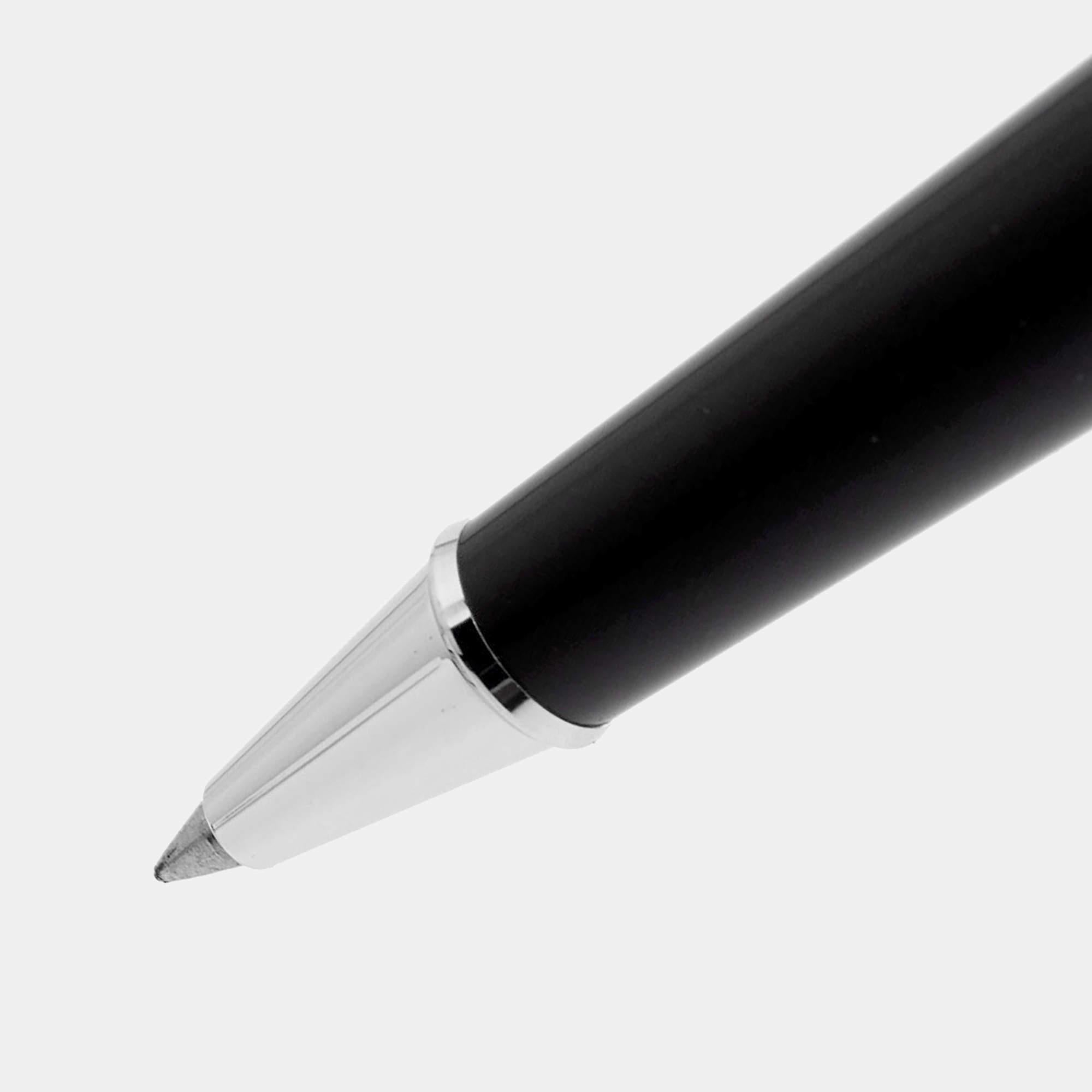 Accessoire élégant permettant d'écrire en douceur, ce stylo Montblanc Meisterstück est fabriqué avec des matériaux de qualité supérieure. Il ajoutera une touche de luxe à votre travail quotidien.

Comprend : Boîte d'origine, étui d'origine, livret