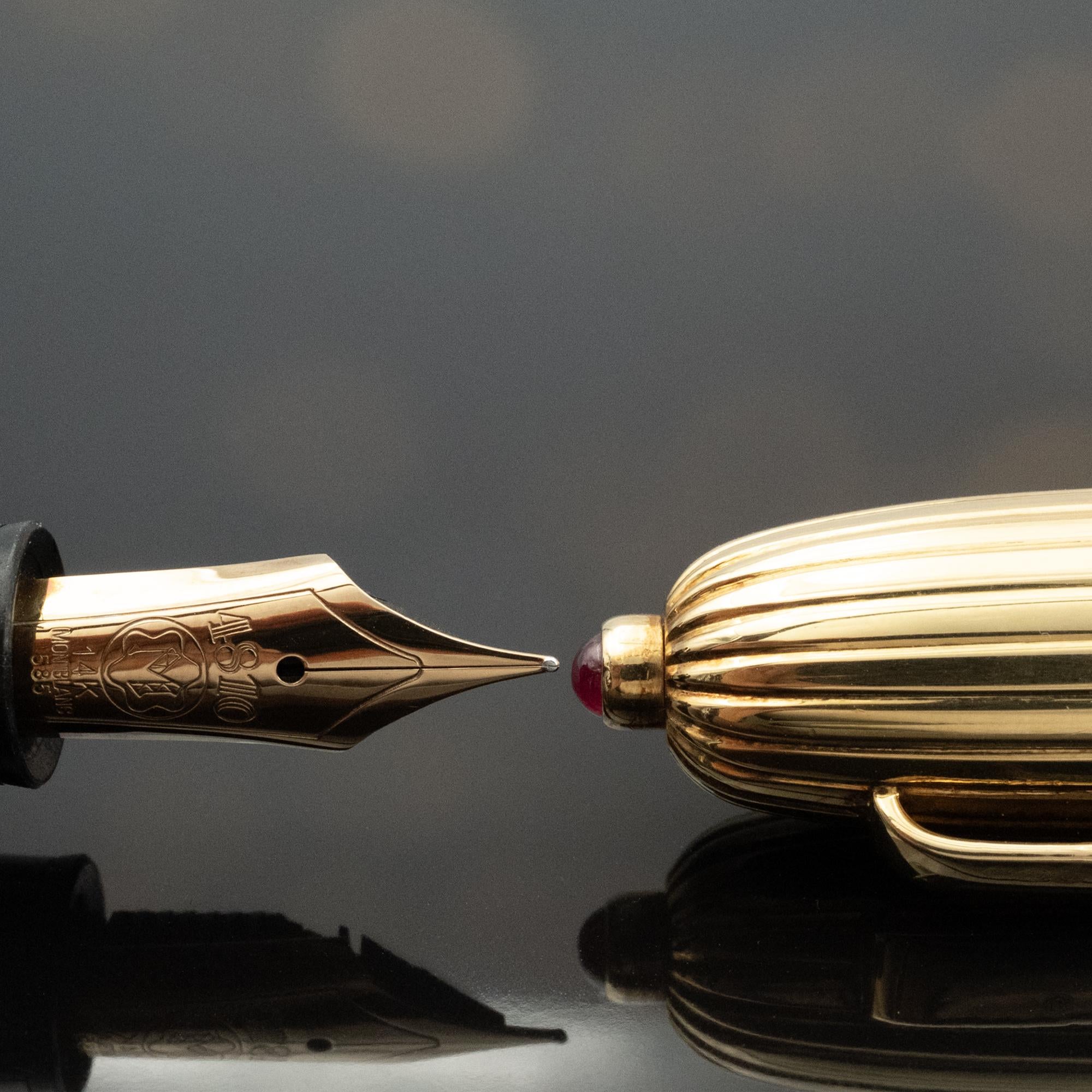 Montblanc Meisterstück 18K Gold Fountain Pen with Ruby im Angebot 1