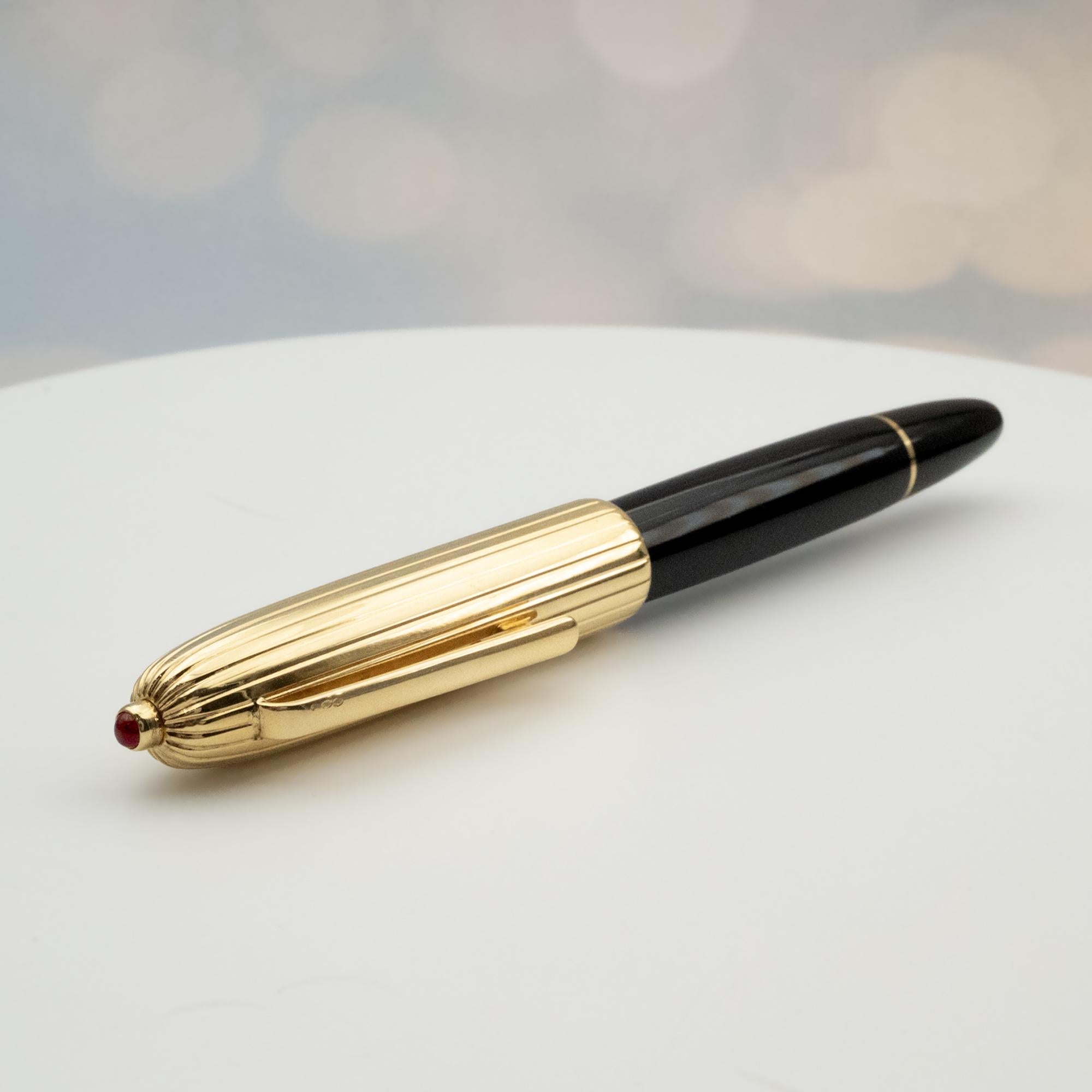 Montblanc Meisterstück 18K Gold Fountain Pen with Ruby im Angebot 2
