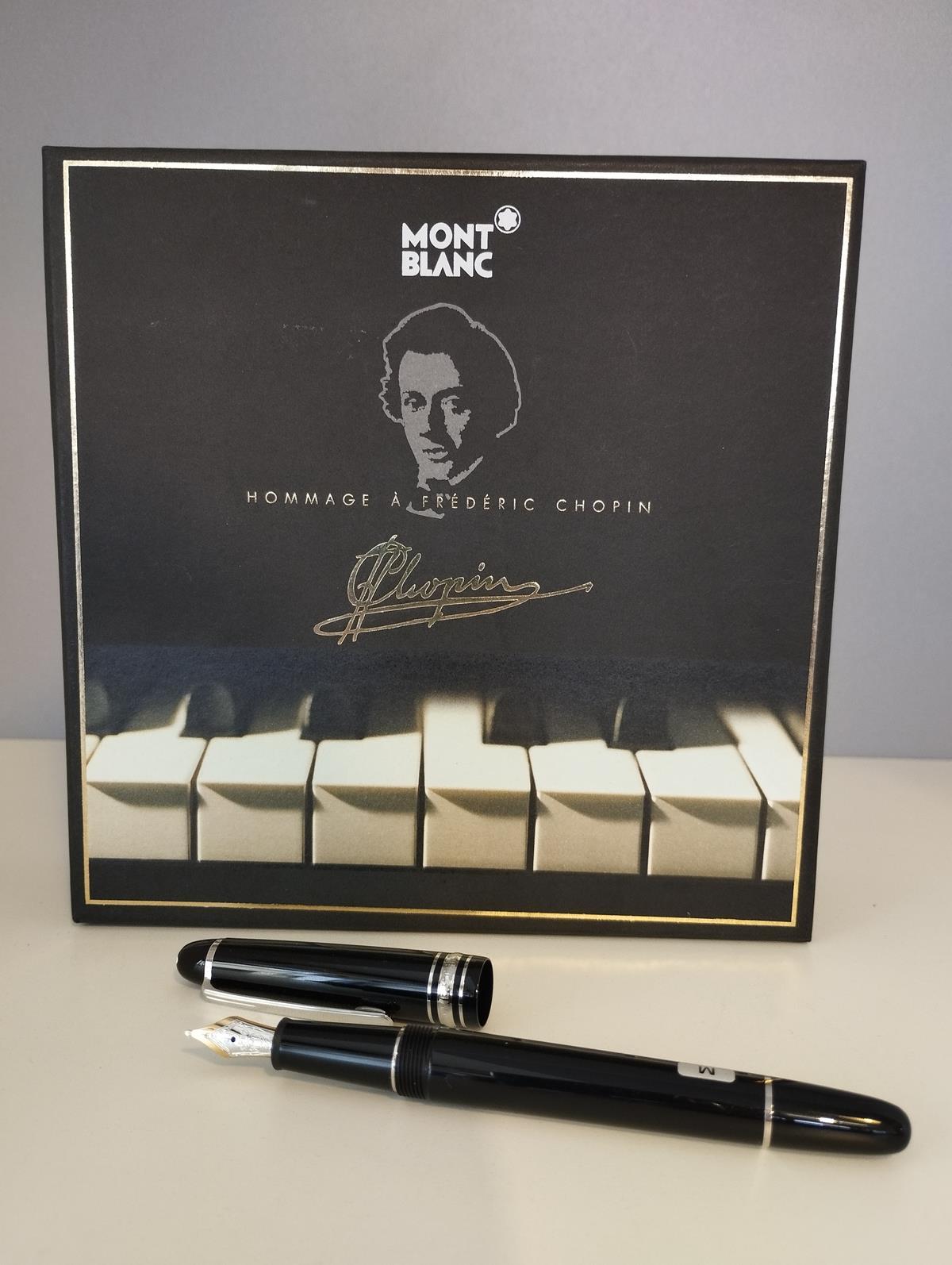 Stylo-plume Montblanc Meisterstuck
Hommage à F. Chopin
Coffret comprenant un stylo plume et un CD
Le stylo est dans un état 