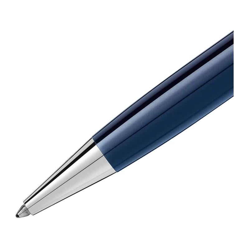 Features
Clip
Clip with yellow lacquered star
Barrel
Deep blue precious resin inspired by the dark blue universe sky
Cap
Deep blue precious resin cap inspired by the dark blue universe sky
Writing System
TYPE
Ballpoint Pen.
118058