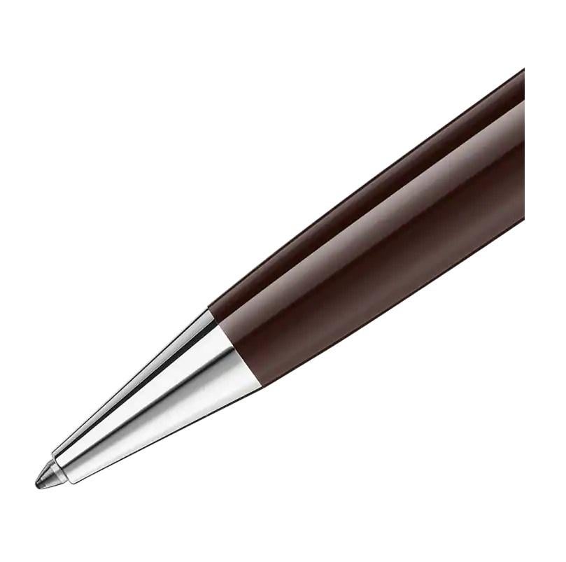 The Meisterstück Le Petit Prince Midsize Ballpoint Pen in dark brown precious resin is linked to the aviator aesthetic. The cap reveals a sentence from the Le Petit Prince book and is crowned with the iconic emblem. The central ring of the three