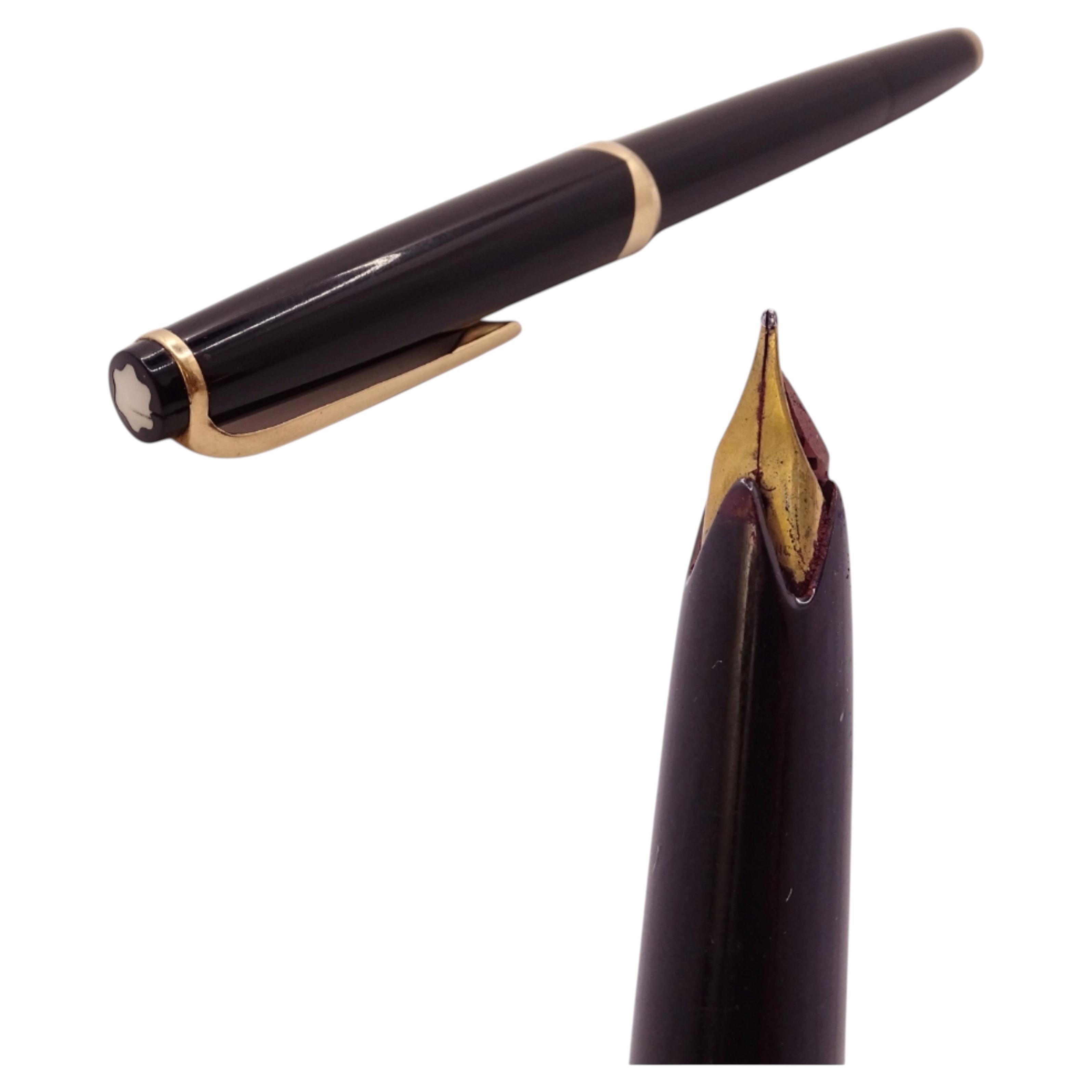 Pluma estilográfica Montblanc Meisterstück n.º 12, de resina negra y chapado en oro, de los años 90