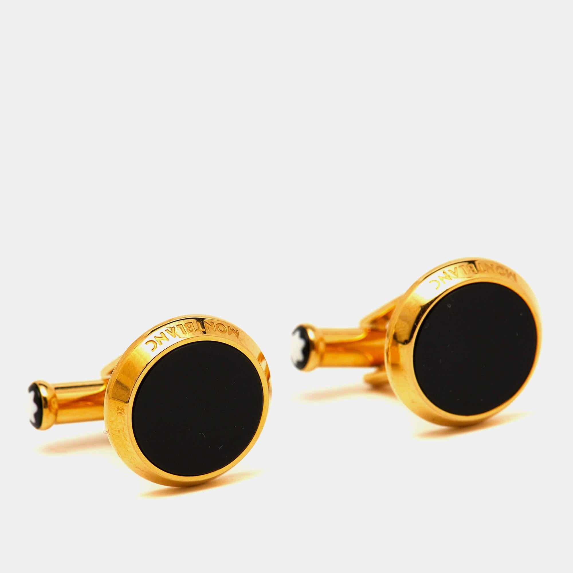 Manschettenknöpfe sind das perfekte Accessoire für Männer und verleihen formellen Anlässen einen Hauch von Eleganz. Dieses Modell von Montblanc wird Ihr Favorit sein.

