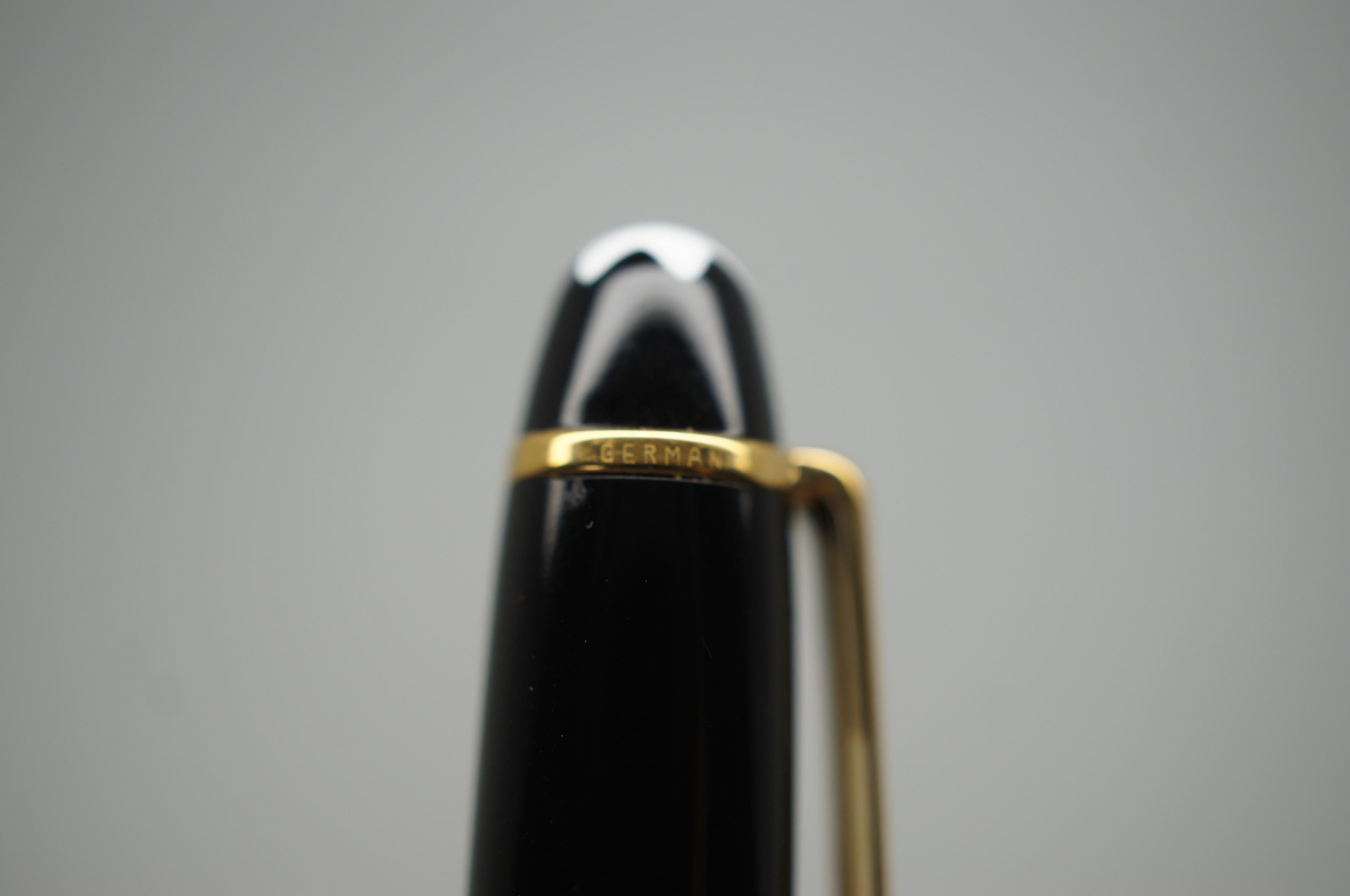 Montblanc Meisterstuck Petite Prince Ballpoint Pen Black Gold Germany 2