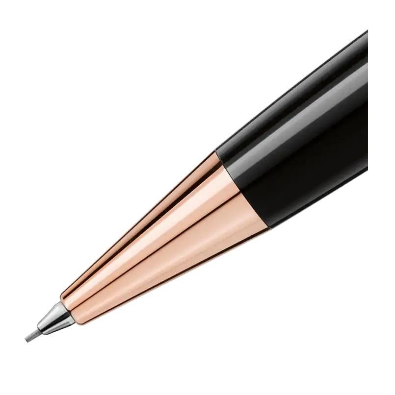 Features Clip
Rose gold-coated clip with individual serial number
Barrel
Black precious resin
Cap
Black precious resin inlaid with Montblanc emblem
Type
Mechanical Pencil.
113390