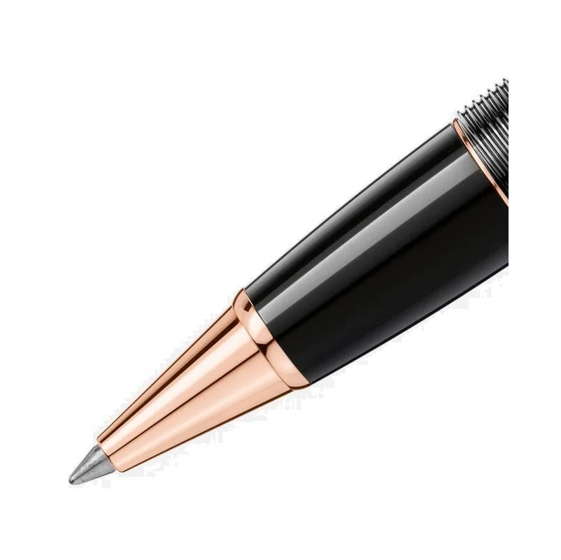 Features
Clip Rose gold-coated clip with individual serial number
Barrel Black precious resin
Cap Black precious resin inlaid with Montblanc emblem
Color Black
112672
