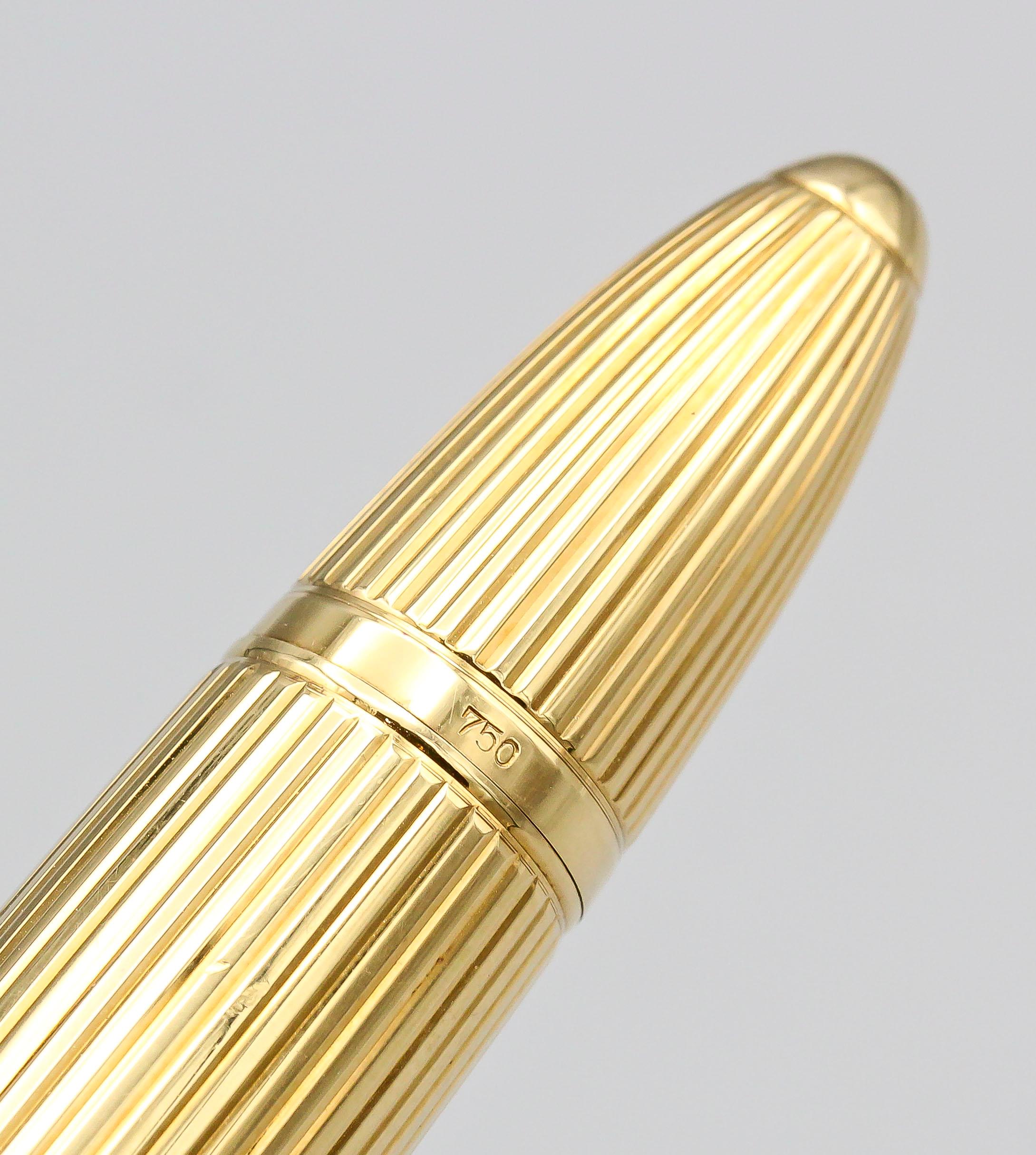 Montblanc Meisterstuck Solitaire 149 Large Gold Fountain Pen In Excellent Condition In New York, NY