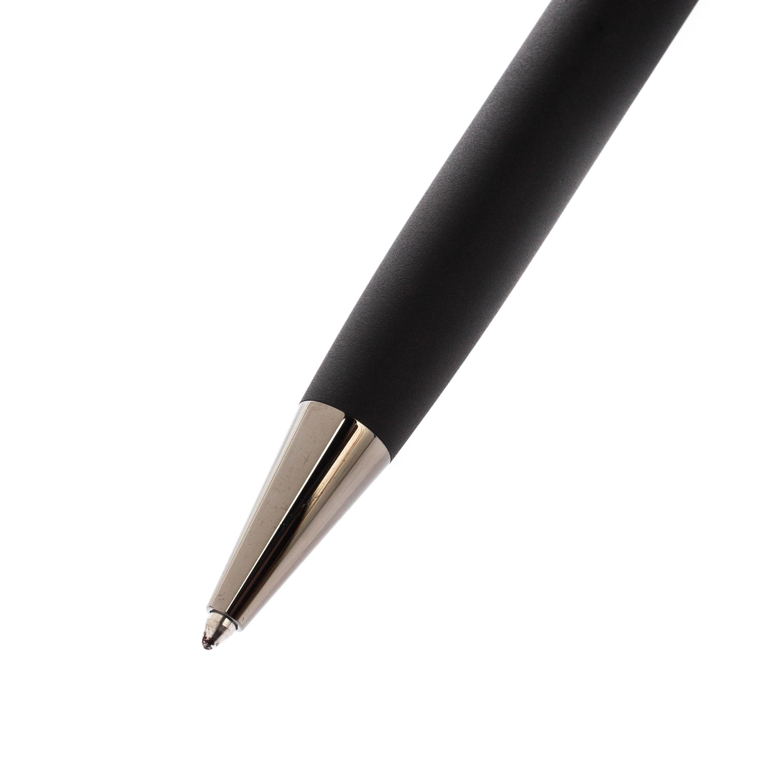 Montblanc brings you this lovely ballpoint pen that has been gorgeously coated in matte black and fitted with black finish metal. It has a pocket clip and the star logo on the top. Filled with black ink, the pen is a creation that defines quality