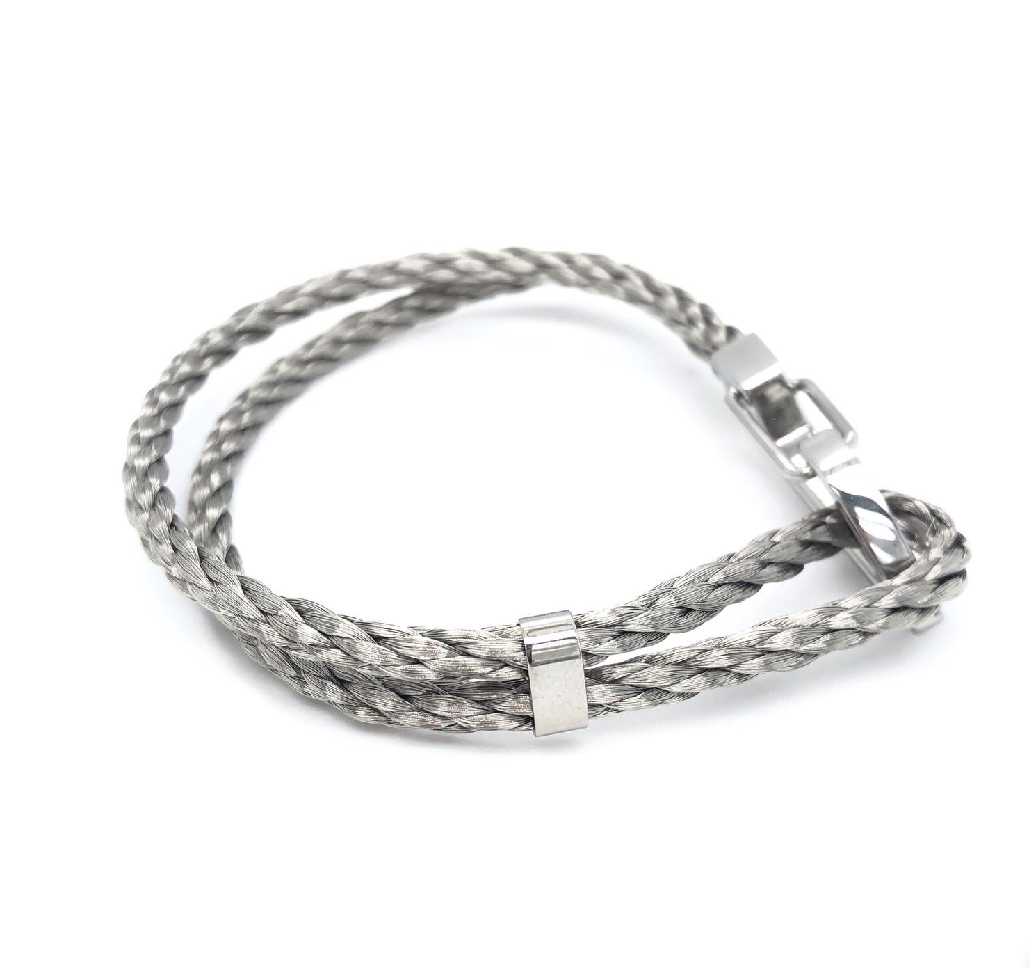 Montblanc Mens Steel Woven Bracelet. This bracelet has a polished stainless steel carabiner closure. Size Medium.