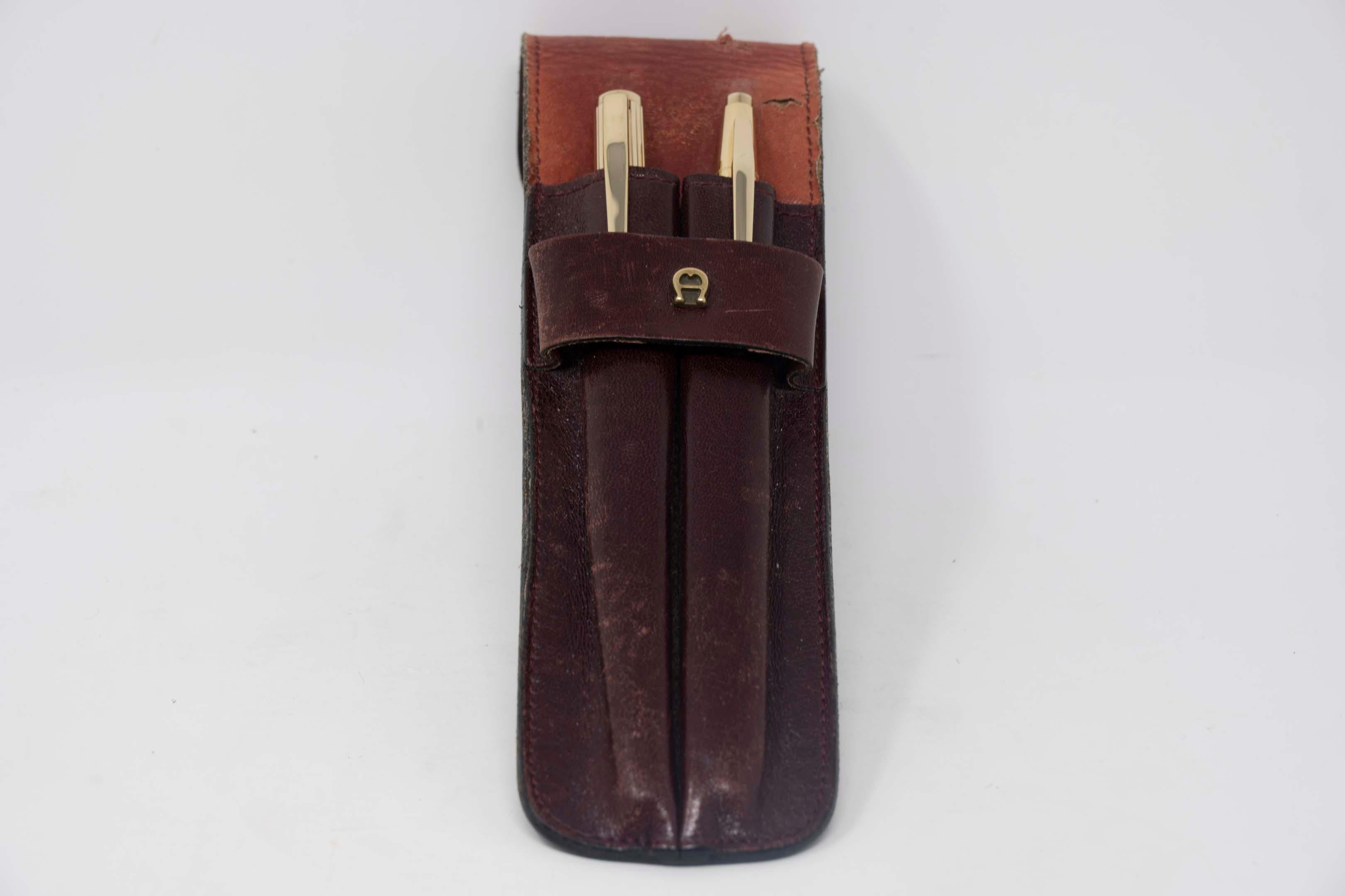 14k gold Nib, 14cm long, Montblanc, Germany Barrel and Capare goldplated refills needs to be replaced. In good condition, marked Montblanc Germany. Comes with a leather case, not the original from Montblanc.
