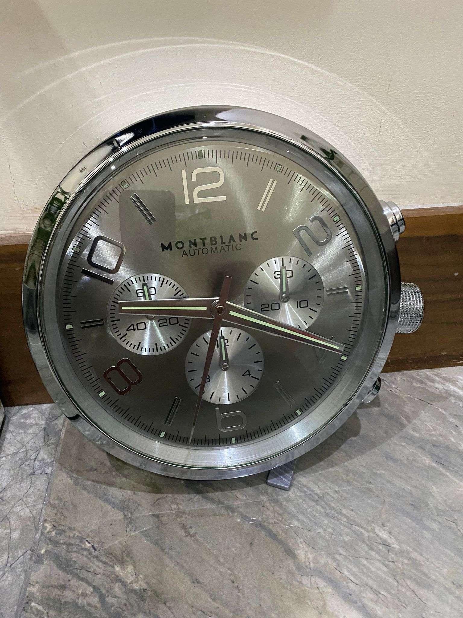 Montblanc Officially Certified Silver Chrome Wall Clock. With luminous hands, sweeping hands.
Free international shipping.