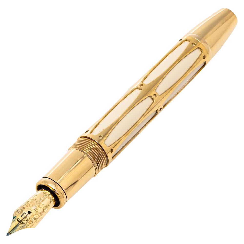 Montblanc is well-known for their Patron of Art Editions and this Limited Edition 4810 Fountain Pen is in honor of Pope Julius II who is best known as the warrior pope due to his inclination towards war. The pen has a lacquer body with a gold-plated