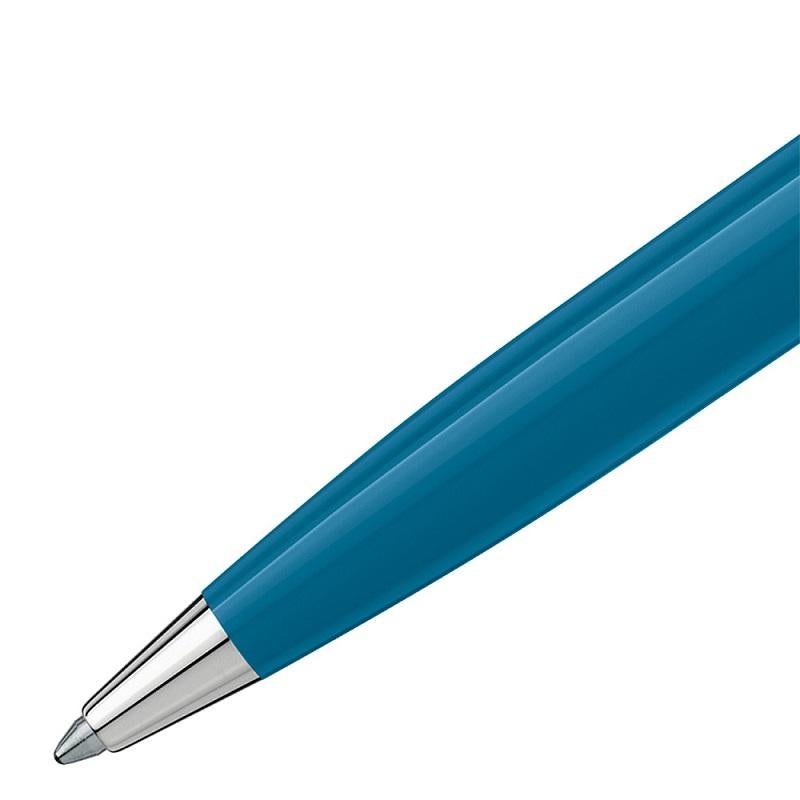 Named after the historical PIX trademark, this writing instrument features a pure design and high simplicity of use, offering a fresh splash of colour each year through a line up including PIX, Fine Stationery and Writing Accessories. 2019