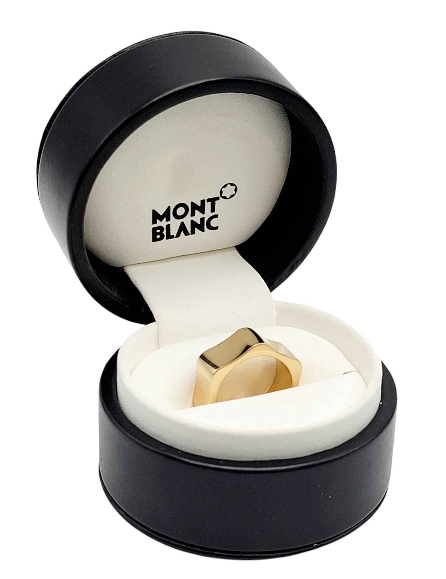 Montblanc Polished 18 Karat Yellow Gold Star Wide Band Scalloped Ring with Box For Sale 2