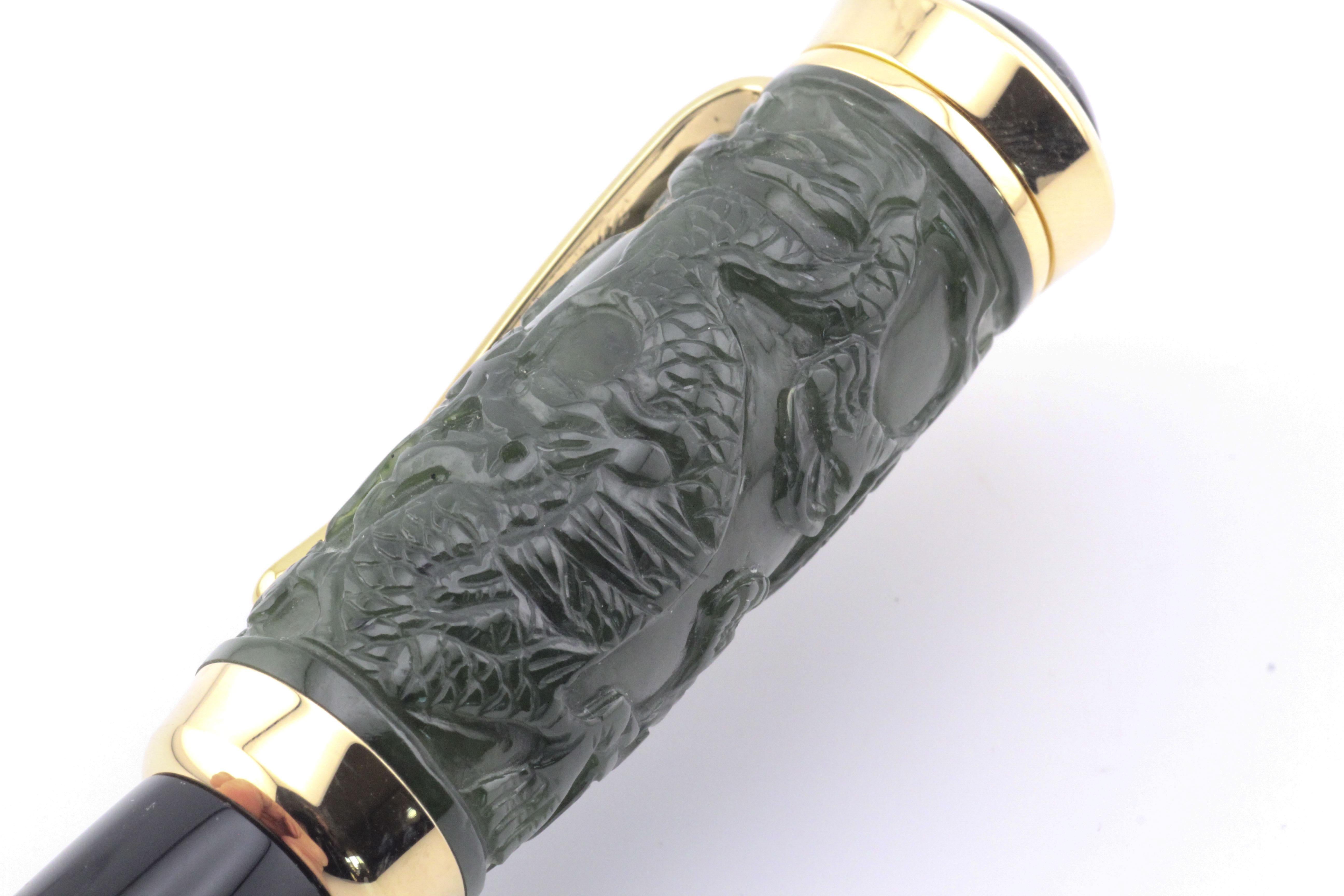 Montblanc Qing Dynastie Echte Jade Limited Edition Füllfederhalter im Angebot 2