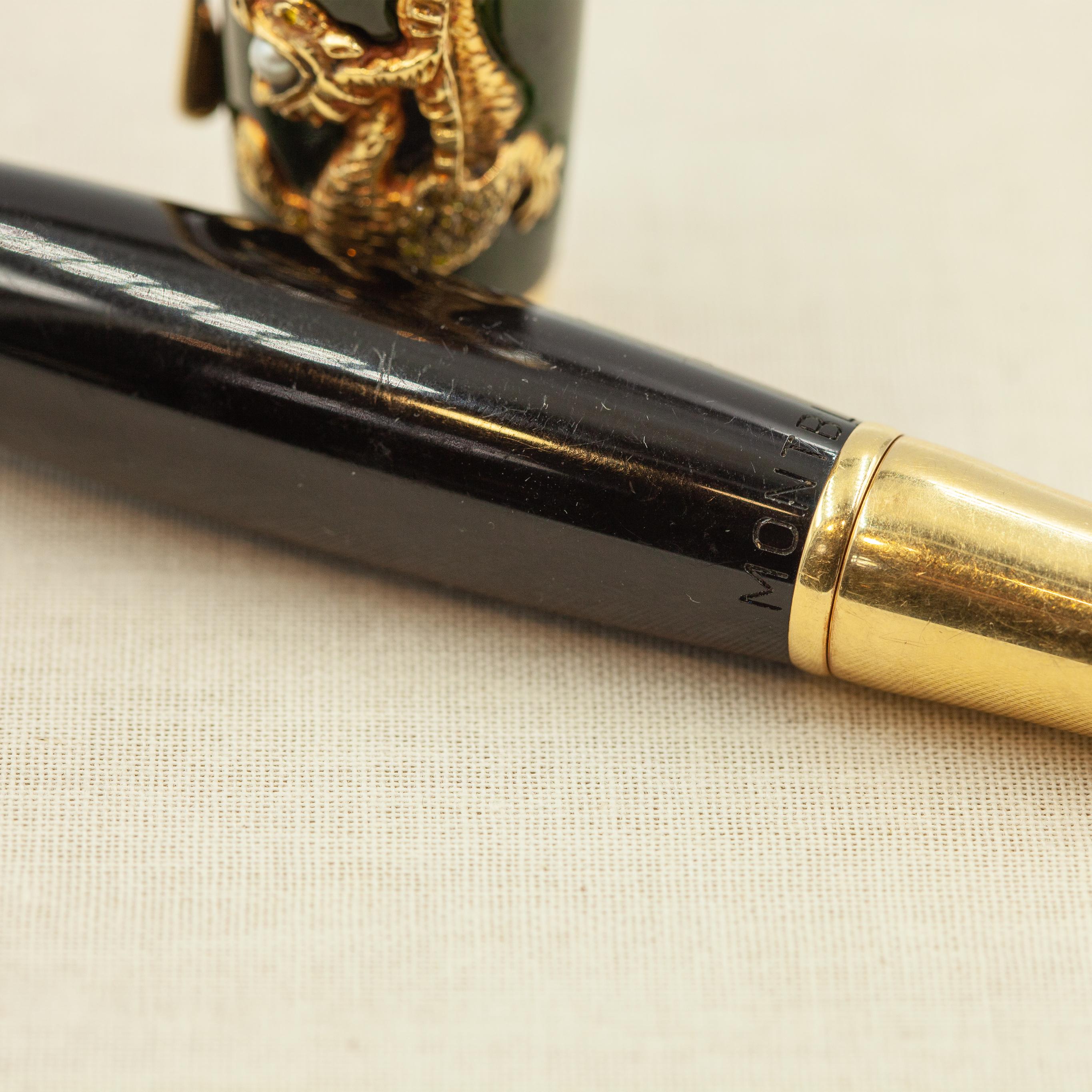 Taille ronde MONTBLANC Qing Dynasty version précieuse 18 carats YG Jade édition limitée 2002 en vente