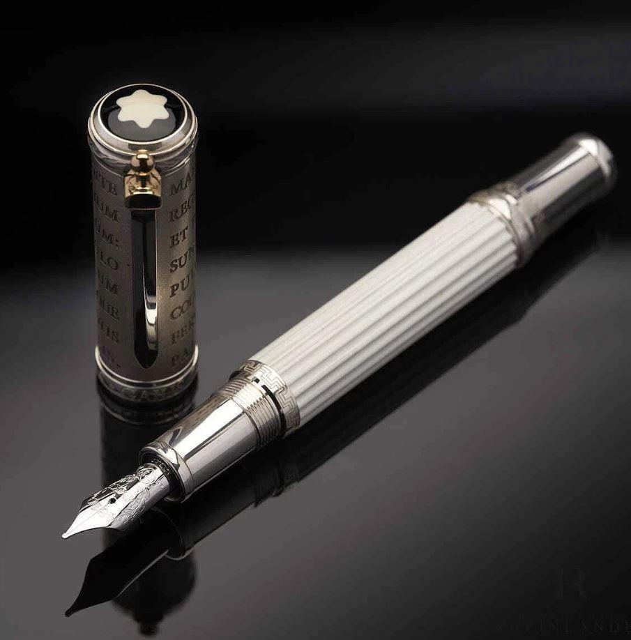 Äußerst seltener Montblanc Gaius Maecenas Füllfederhalter mit Siegel, nummeriert 3374 von einer limitierten Auflage von 4810. Der Füllfederhalter mit 18-karätiger Goldfeder hat einen marmorierten Lackschaft und auf der Kappe ist eine Ode an Maecenas