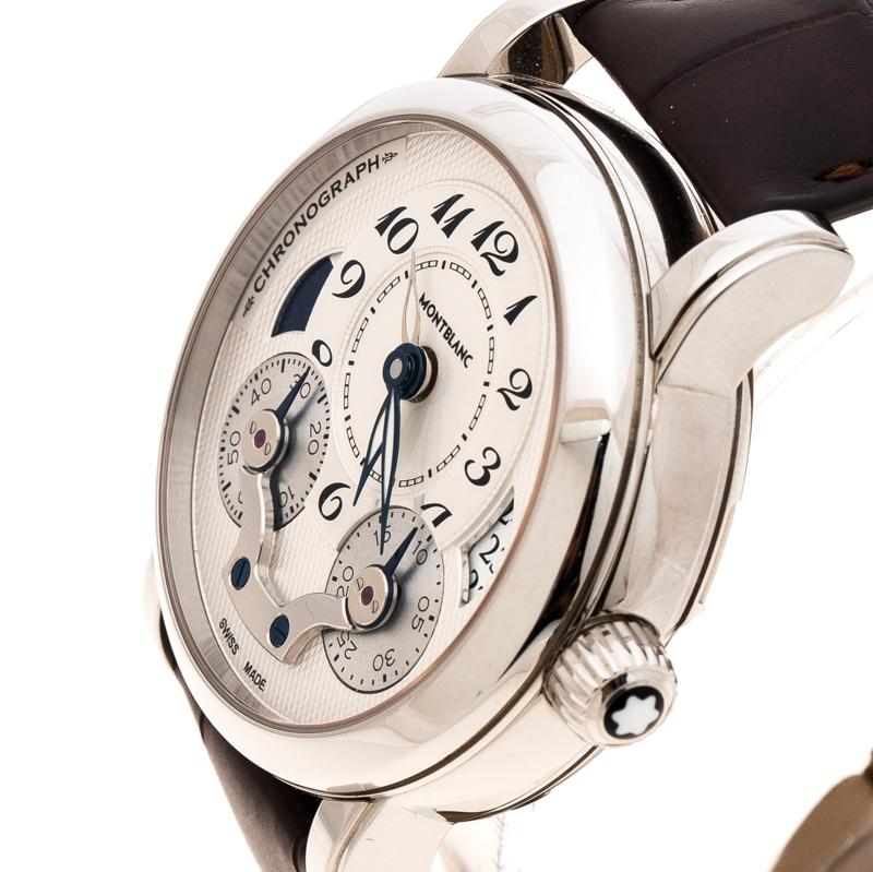Created with precision and in true worship of the art of watchmaking, this beauty from Montblanc is worth the keep. Meticulously made from stainless steel, the timepiece has a round case which is held by leather straps. The sapphire crystal protects