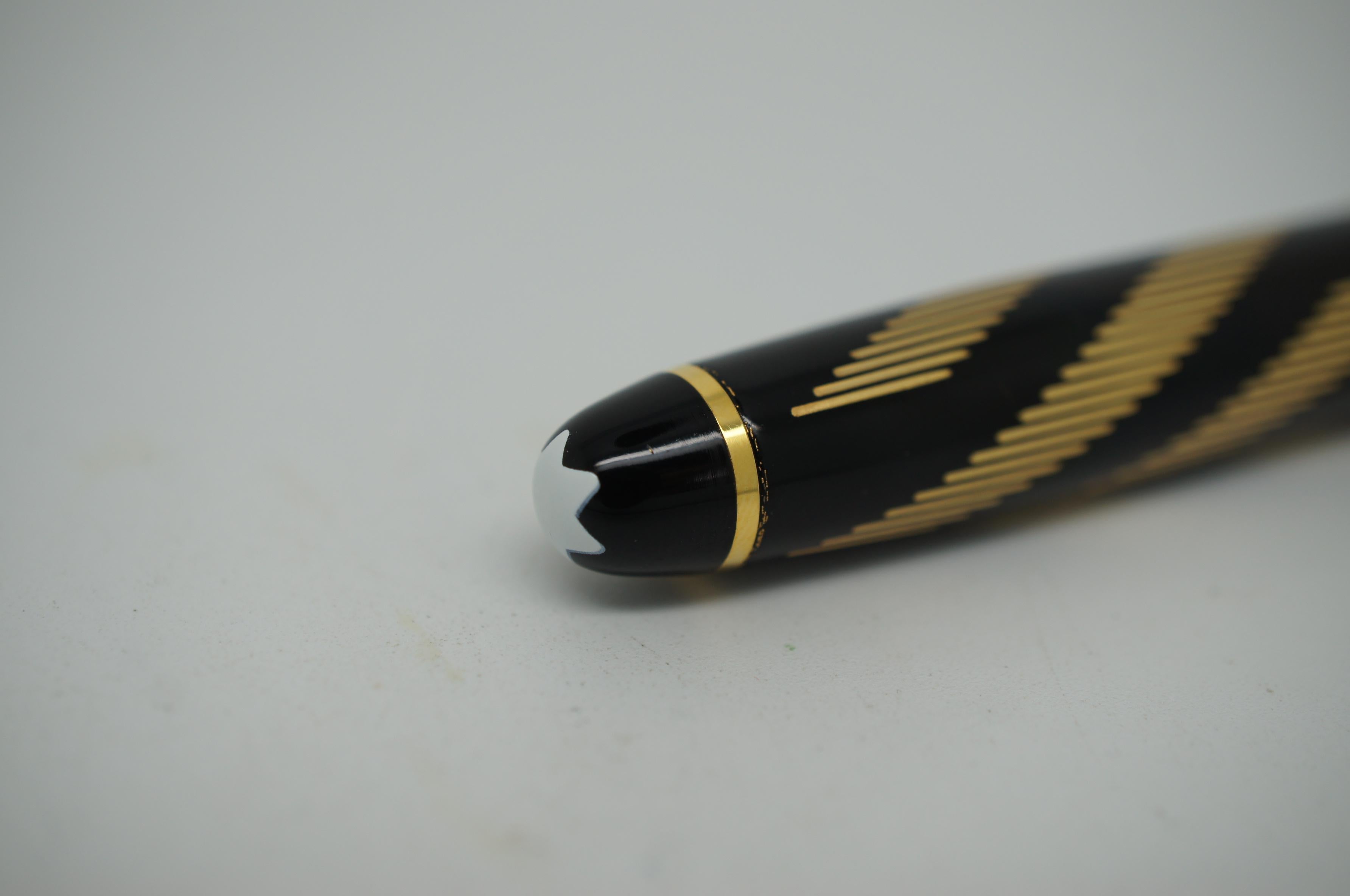 Metal Montblanc Solitaire Gold & Black Diagonal Stripe Ballpoint Pen