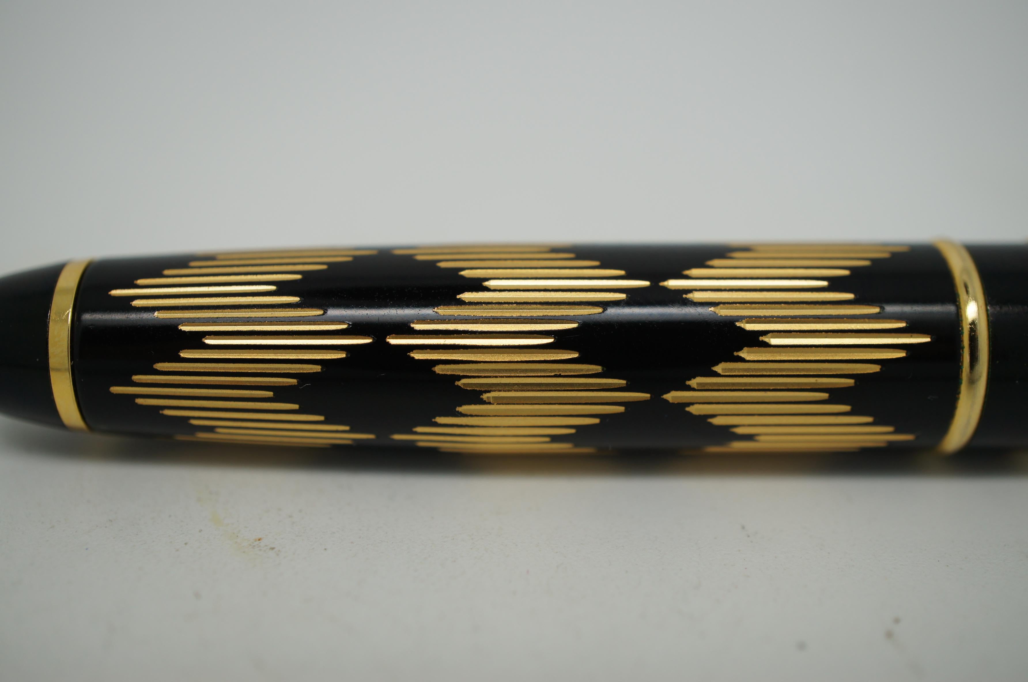 Montblanc Solitaire Gold & Black Geometric Diamond Pattern Ballpoint Pen 1
