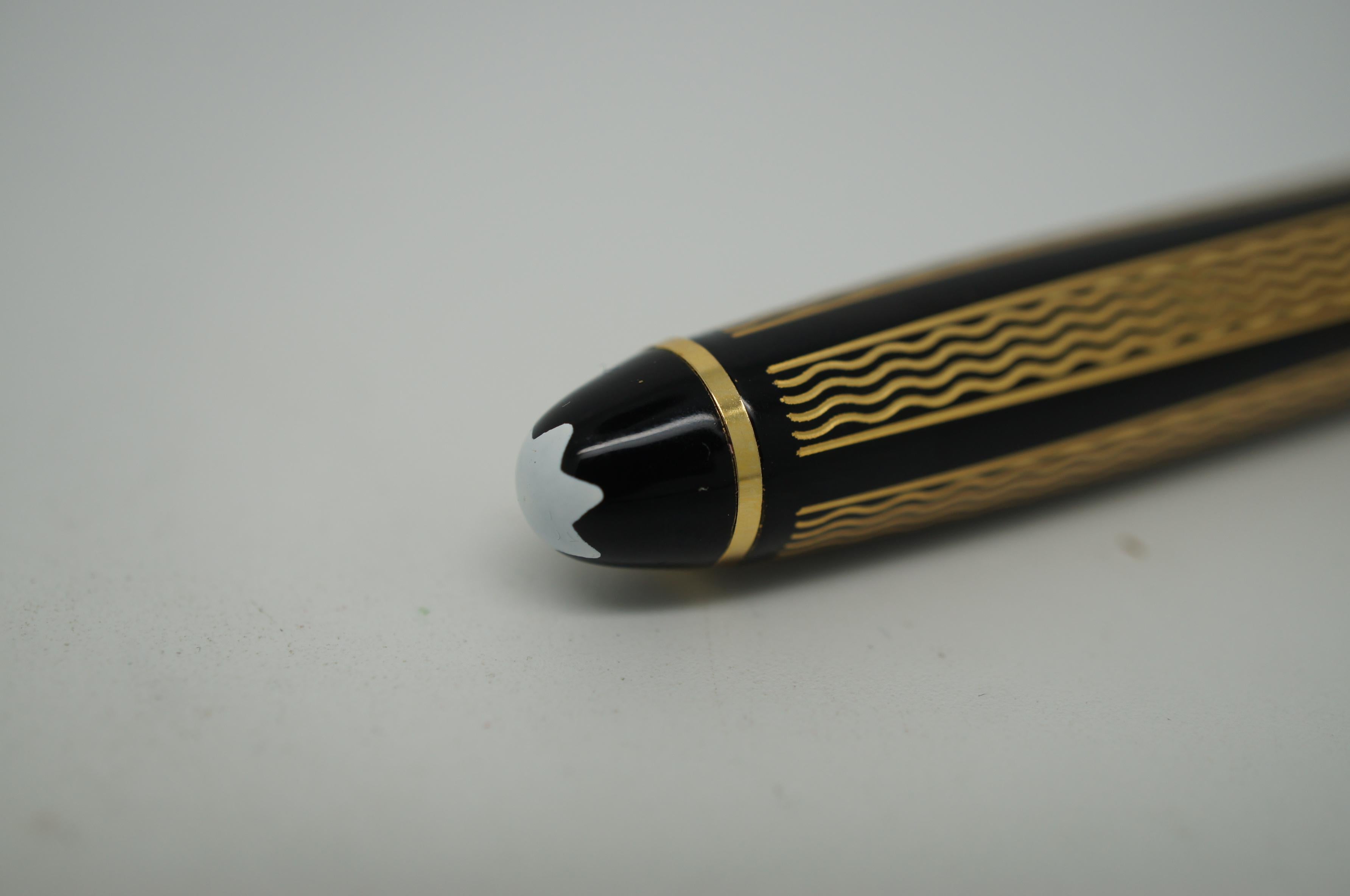 Metal Montblanc Solitaire Gold & Black Ripple Stripe Ballpoint Pen
