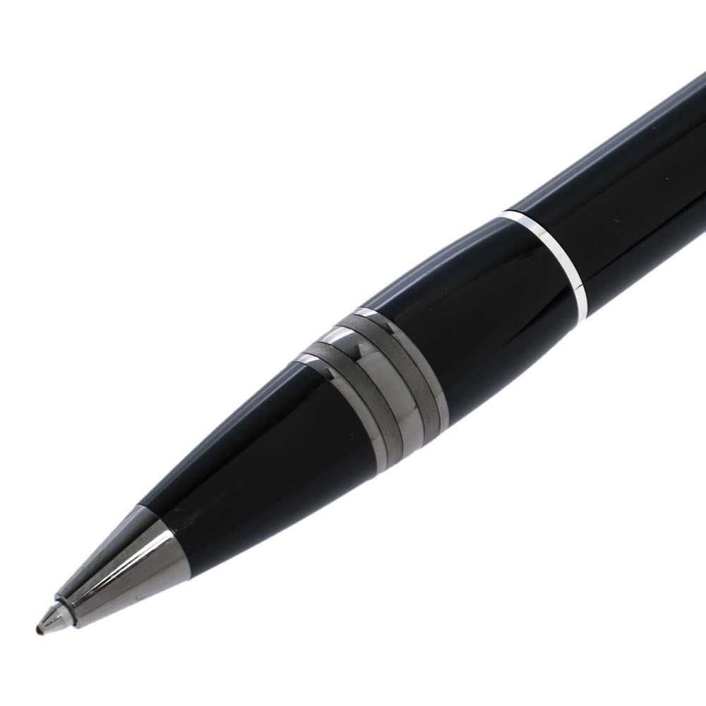 Part of the coveted StarWalker collection by Montblanc, this ballpoint pen features a precious black resin complemented by a ruthenium-coated metal body with shimmery diamonds set on the clip. It features black ink and the iconic star symbol from