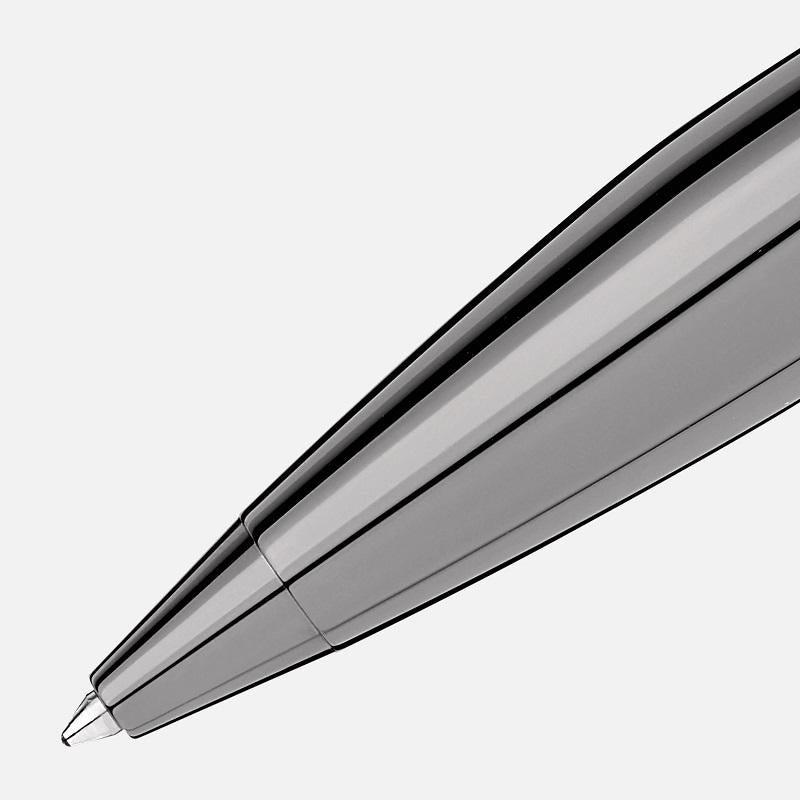Clip Black ruthenium-coated clip
Barrel Matte black precious resin
Color Black
Writing System Ballpoint Pen
126366
