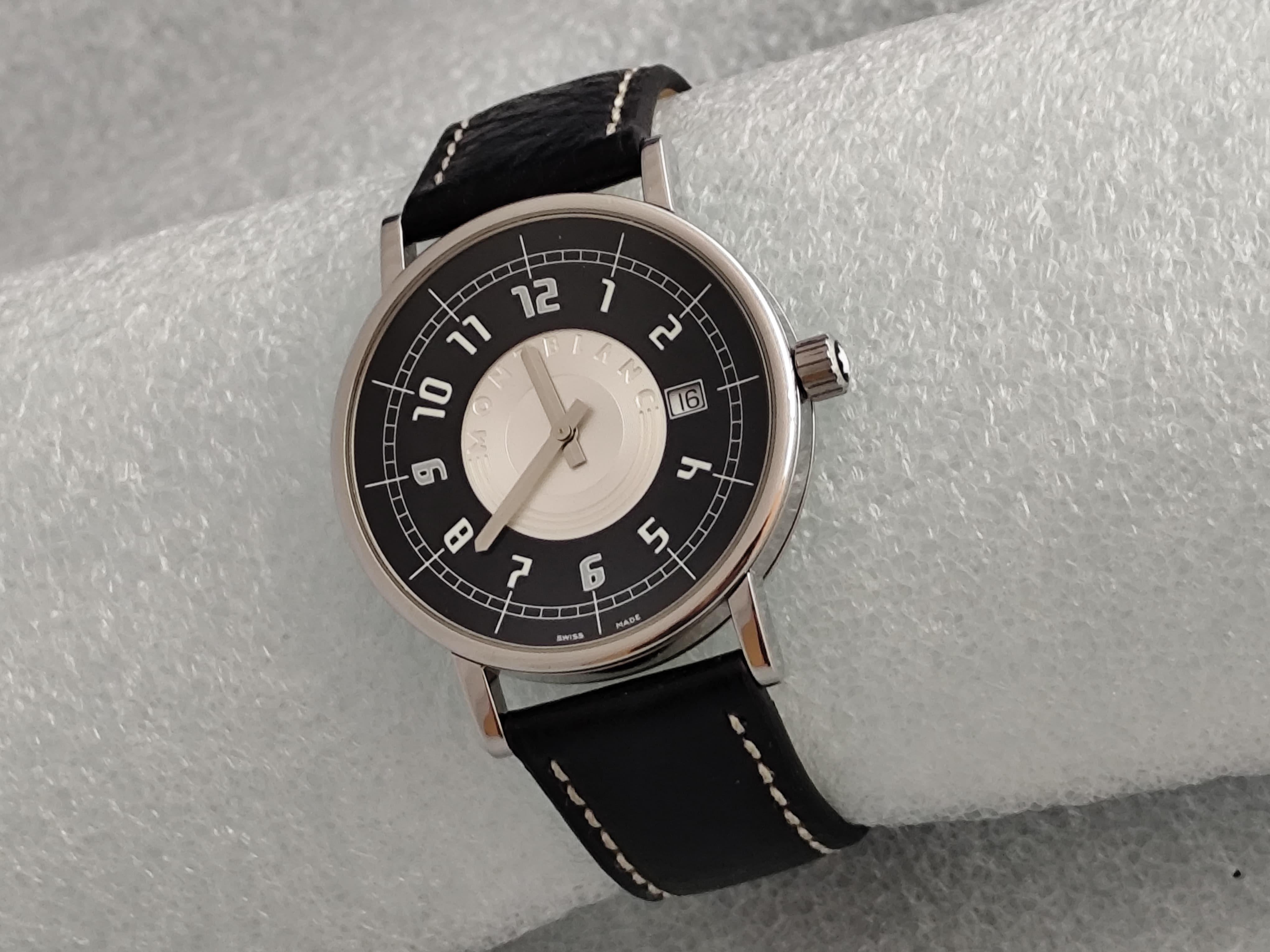 Montblanc Summit Pix 7045 Date 38mm Men's Watch For Sale 5