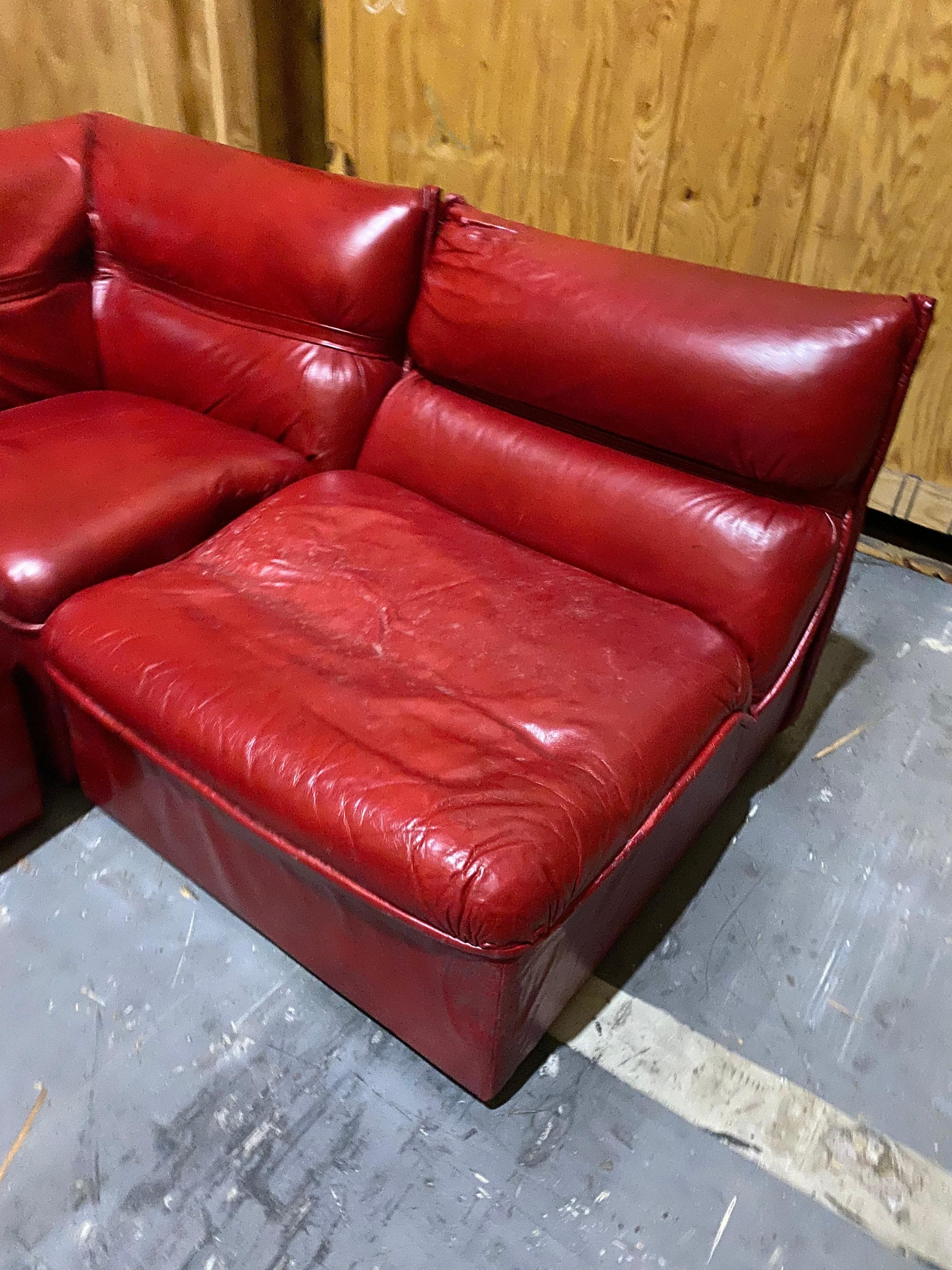 'Monte Carlo' Red Leather Sectional, by Mariani for Pace Collection In Fair Condition For Sale In Southampton, NY