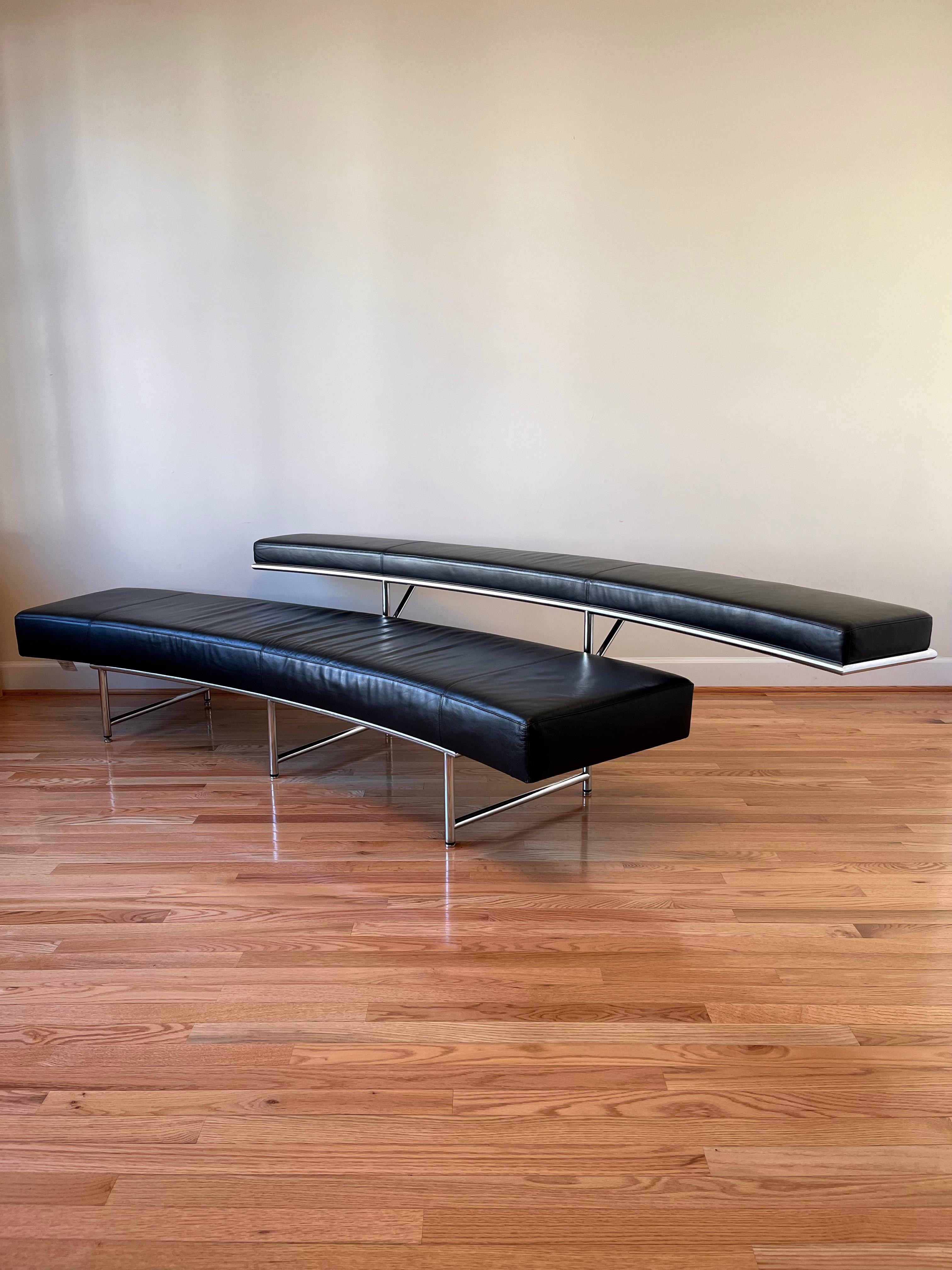 Monte carlo Ssofa
Eileen gray, 1929

Eileen Gray‘s perhaps most exclusive sofa radiates an allure from which no beholder can escape. 

The soft curve, the most unusual lines of the backrest make the Monte Carlo an incomparable and striking