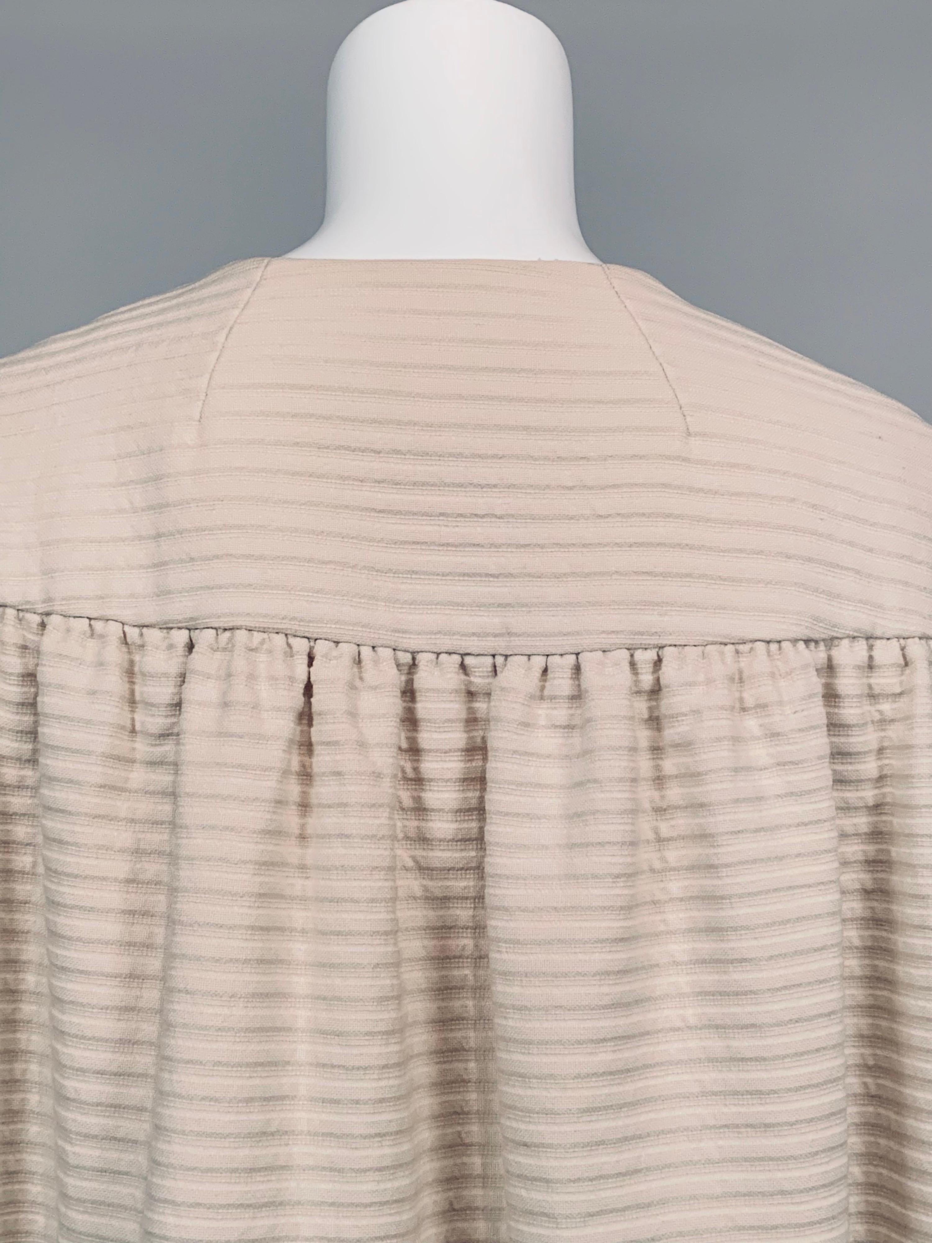 Monte-Sano & Pruzan, NY Abendmantel aus elfenbeinfarbener Wolle, nachbestellt bei Saks Fifth Avenue im Angebot 1