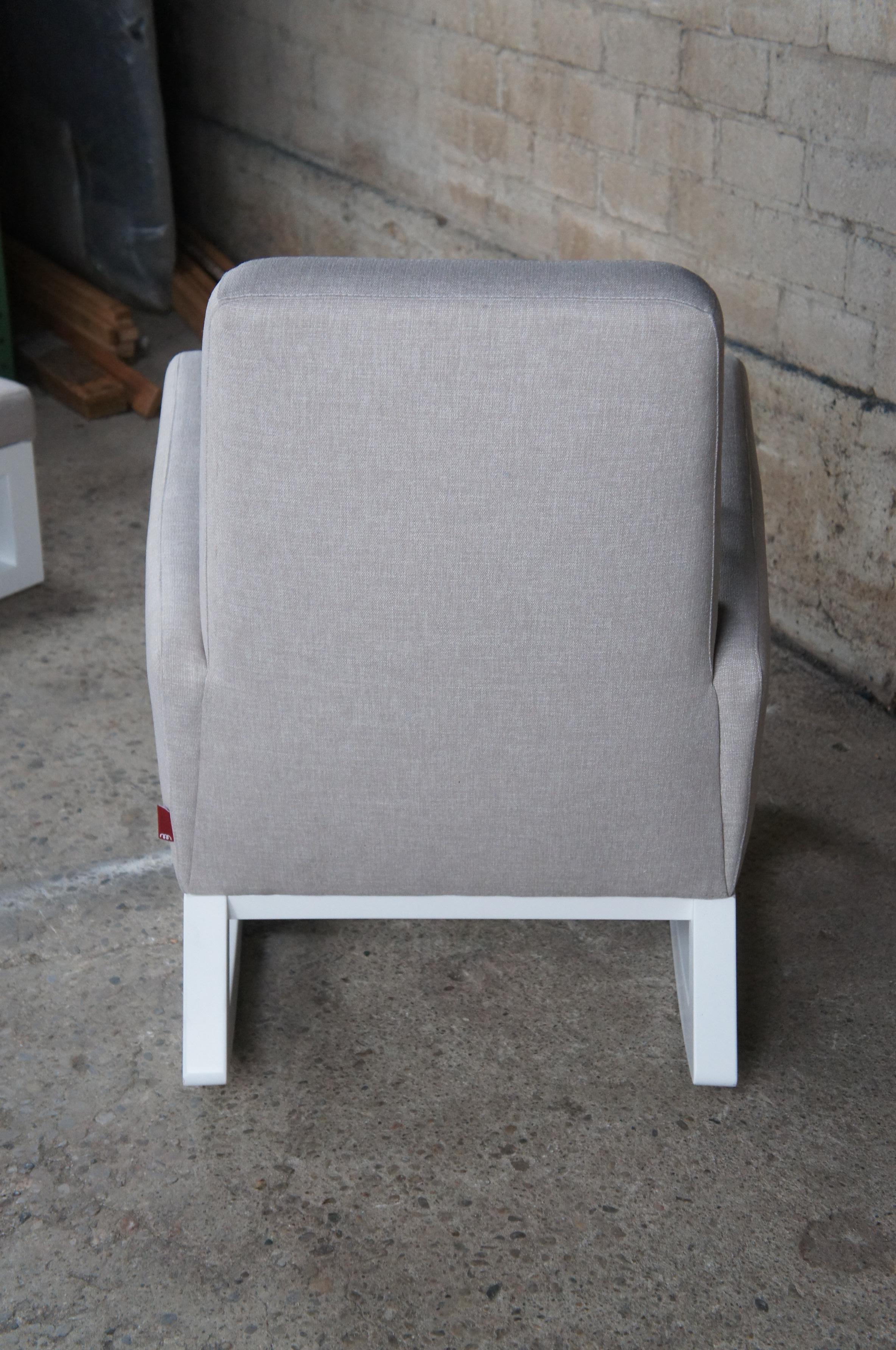 Chaise à bascule et pouf de bascule Joya Nursery de style scandinave moderne de Monte en vente 4