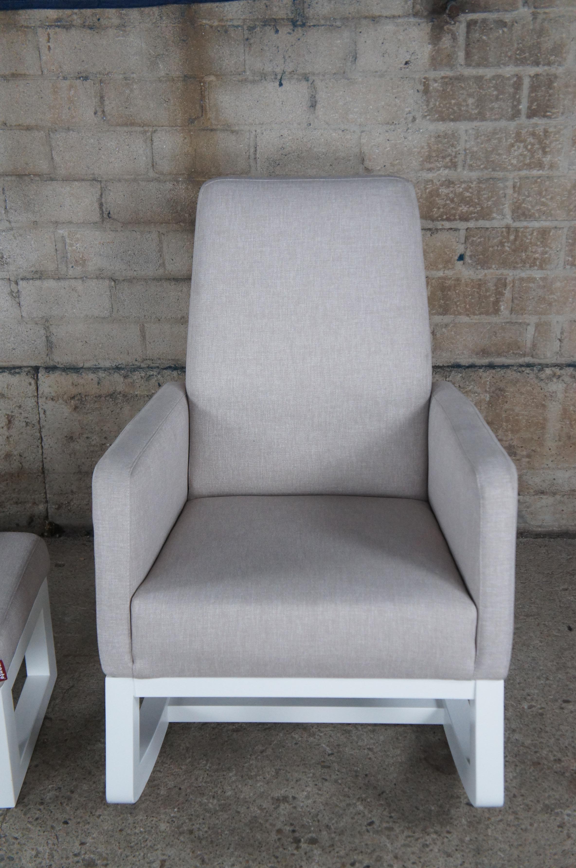 Monte Scandanavian Modern Joya Nursery Rocker Rocking Chair & Ottoman In Good Condition For Sale In Dayton, OH