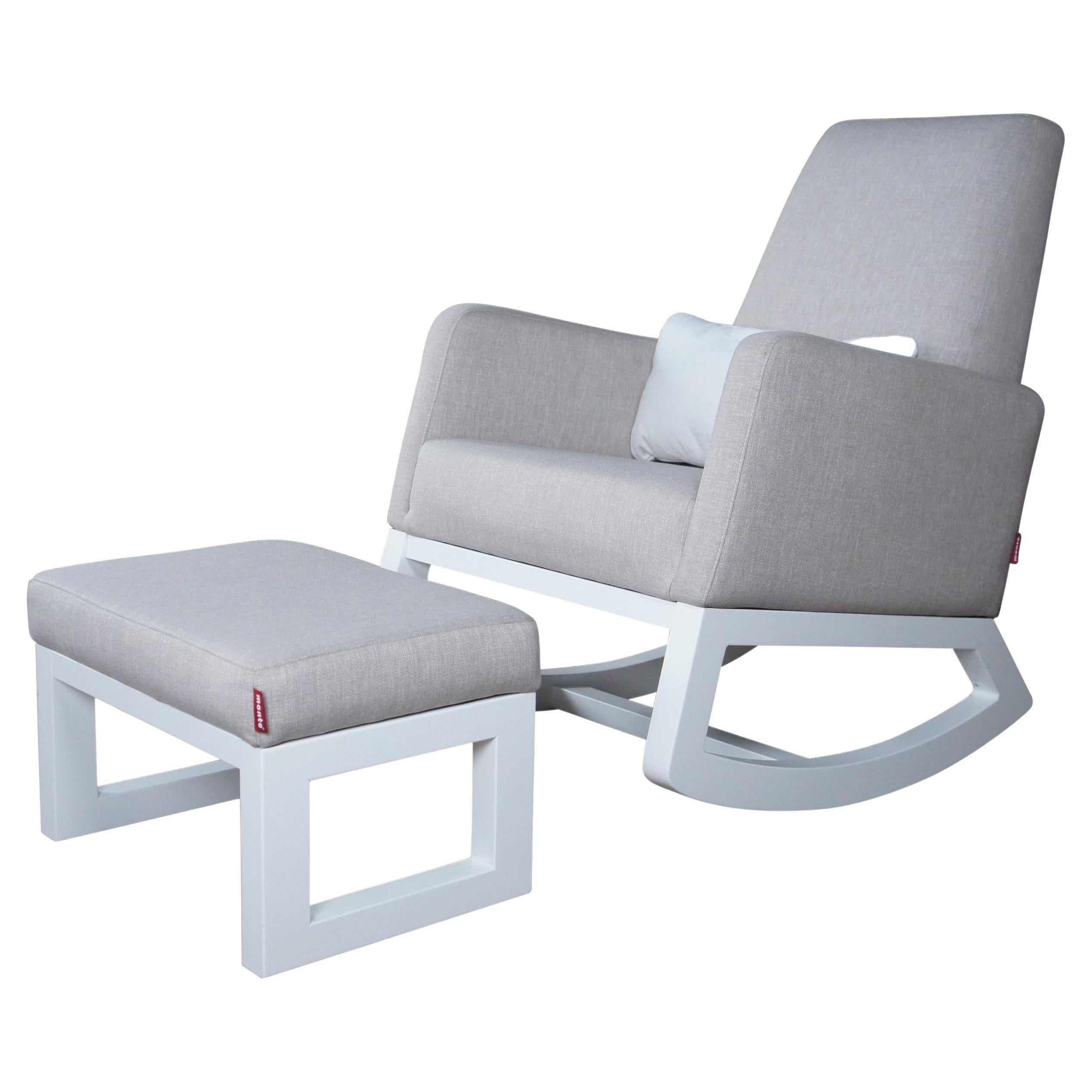 Chaise à bascule et pouf de bascule Joya Nursery de style scandinave moderne de Monte en vente