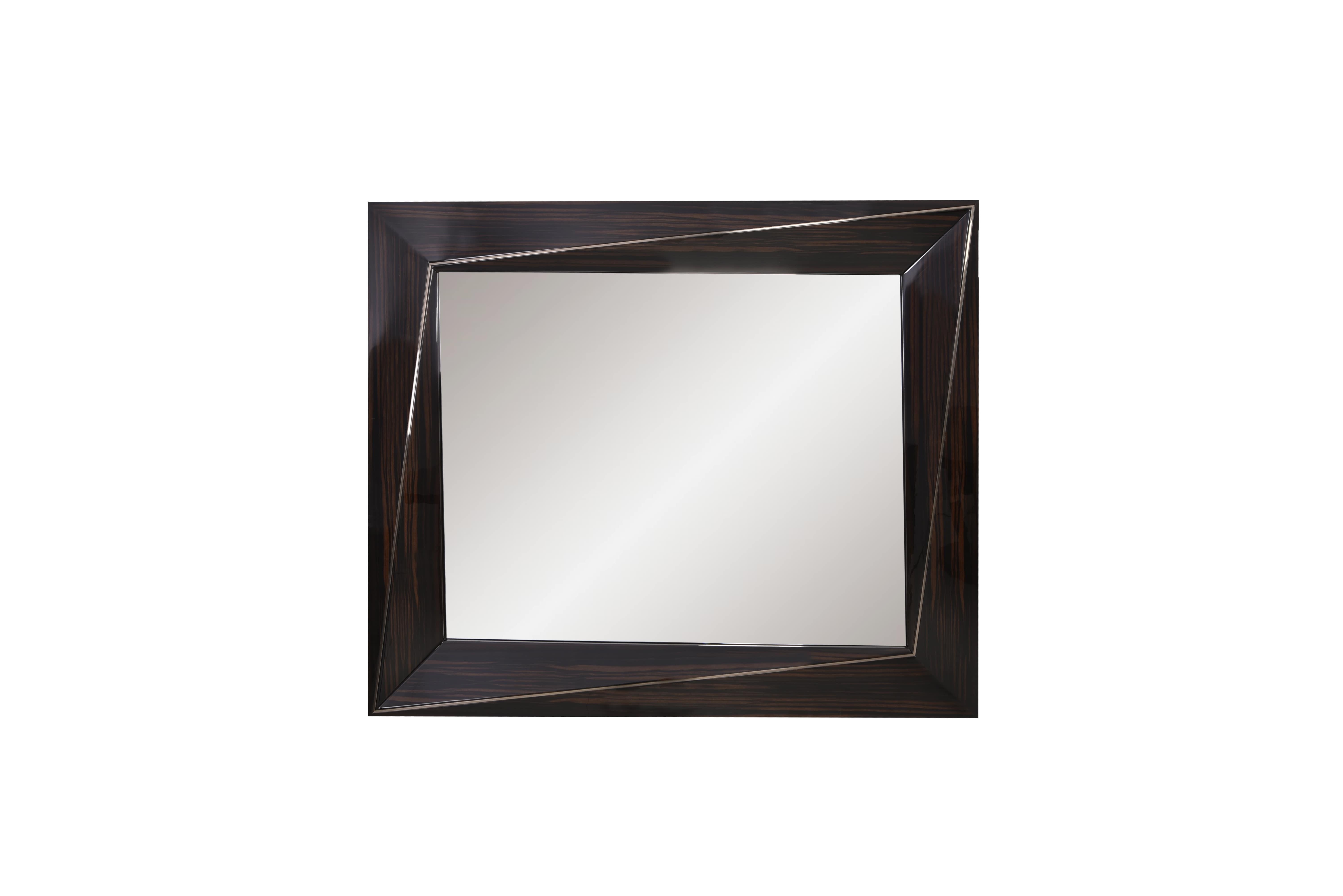 Add a touch of timeless elegance to your interior with the Montecarlo mirror – a sophisticated statement piece designed to elevate any space. Featuring a sleek, modern frame with clean lines and a minimalist aesthetic, this wall mirror blends
