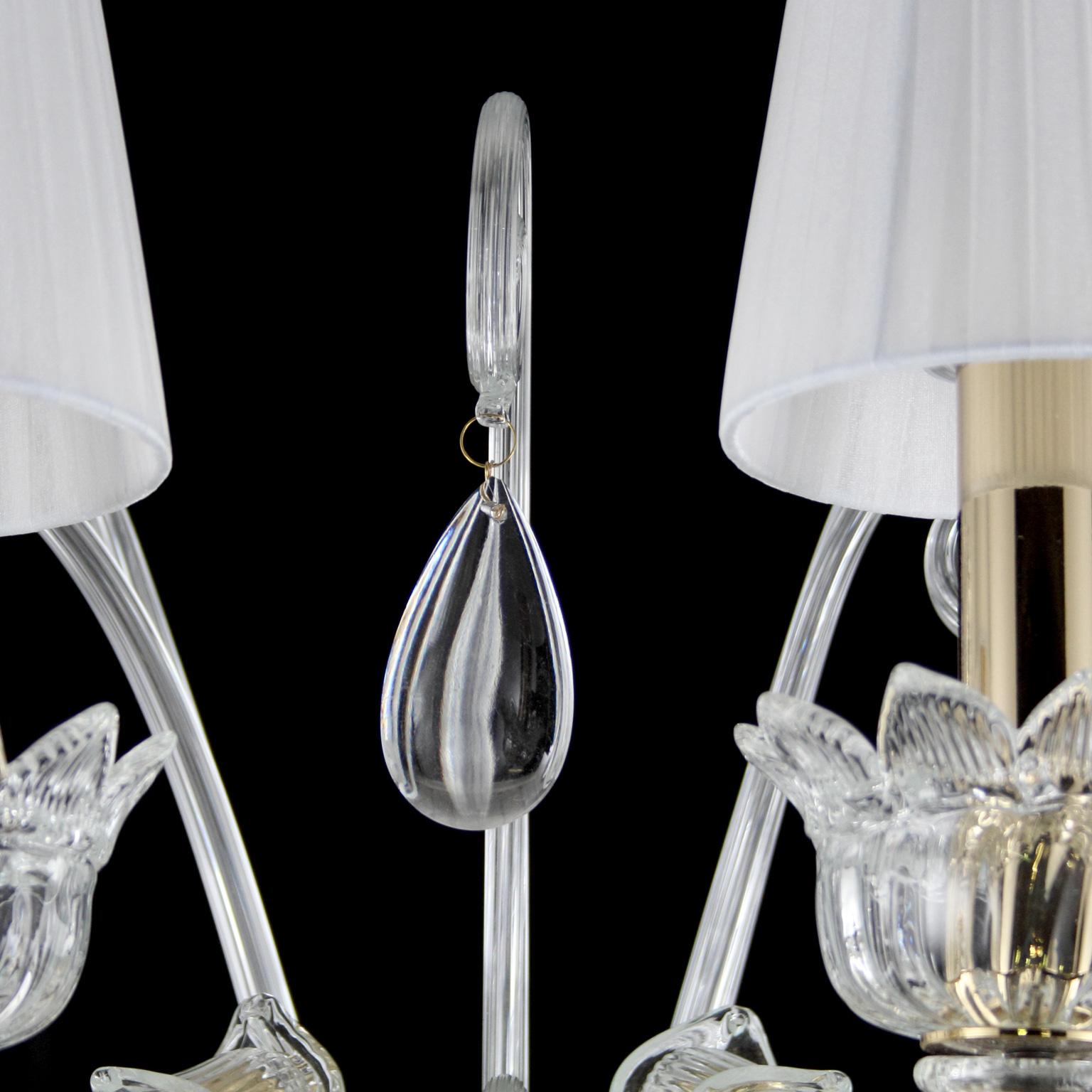 Lámpara 2 brazos estilo veneciano cristal de Murano, pantallas blancas by Multiforme Siglo XXI y contemporáneo en venta