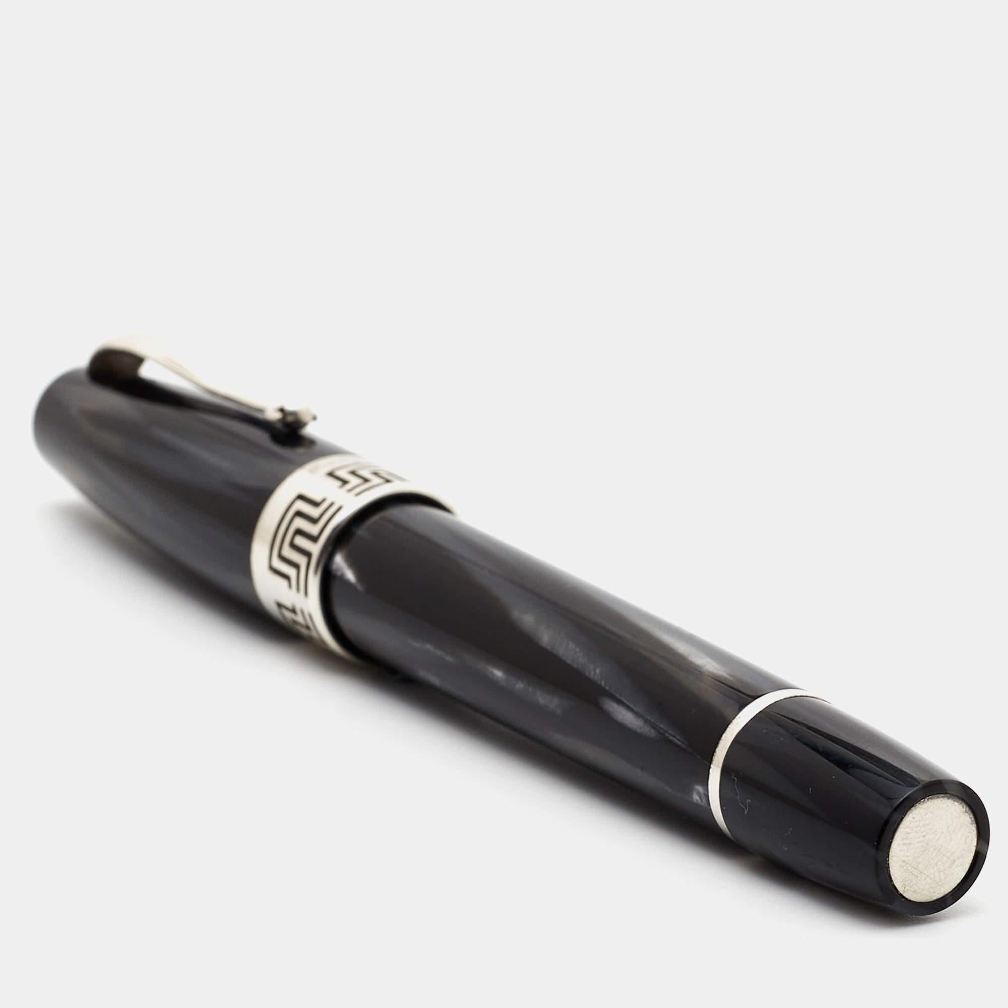 When it comes to high-quality and exclusive accessories, there are not many brands that come close to Montegrappa's level of excellence. This Extra 1930 fountain pen stands as an example of the same. It is made of celluloid and fitted with silver
