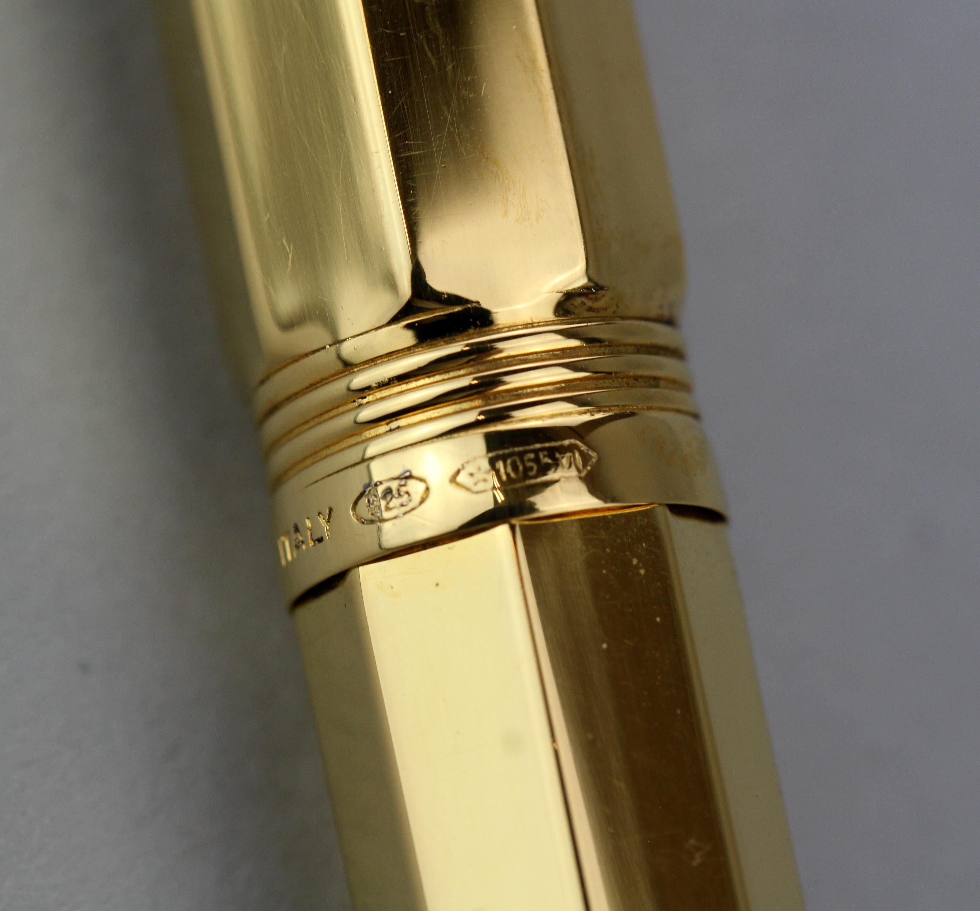 Stylo plume Montegrappa en argent sterling de finition dorée avec plume en or 18 carats en vente 3