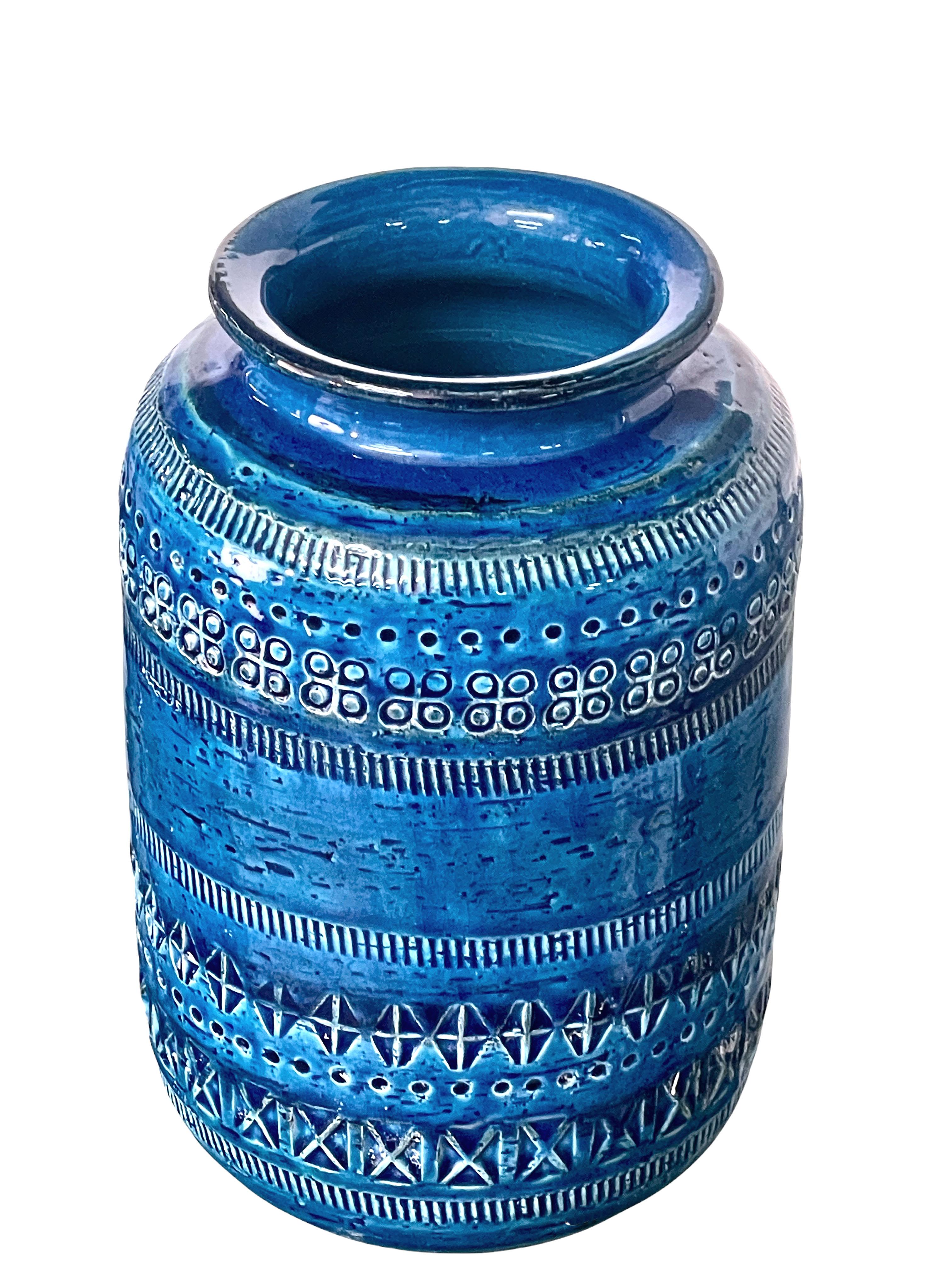 Amazing mid-century blue glazed terracotta ceramic blue vase. This fantastic item was designed by Flavia Montelupo and Aldo Londi for Bitossi in Italy, Rimini, during the late 1950s or early 1960s.

This magnificent piece was handcrafted in Italy